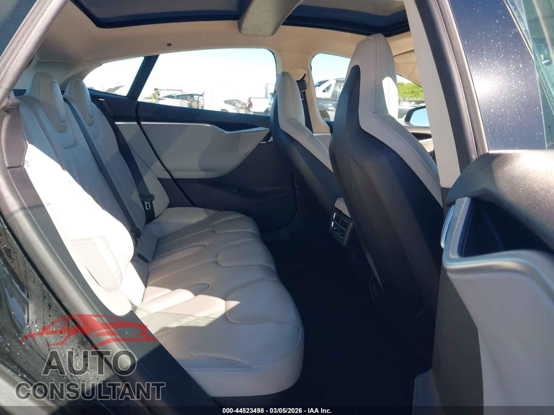 TESLA MODEL S 2013 - 5YJSA1DN4DFP08650