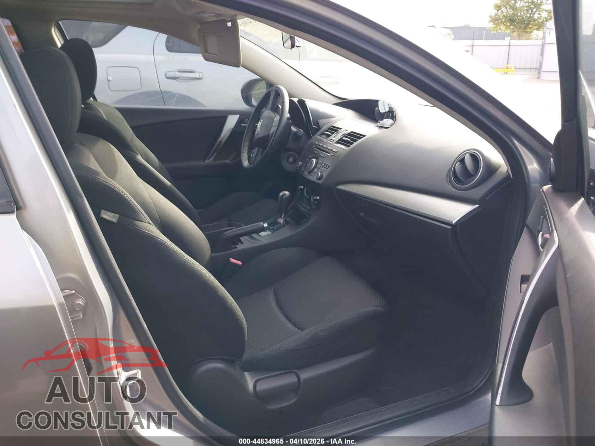 MAZDA MAZDA3 2012 - JM1BL1L68C1509208