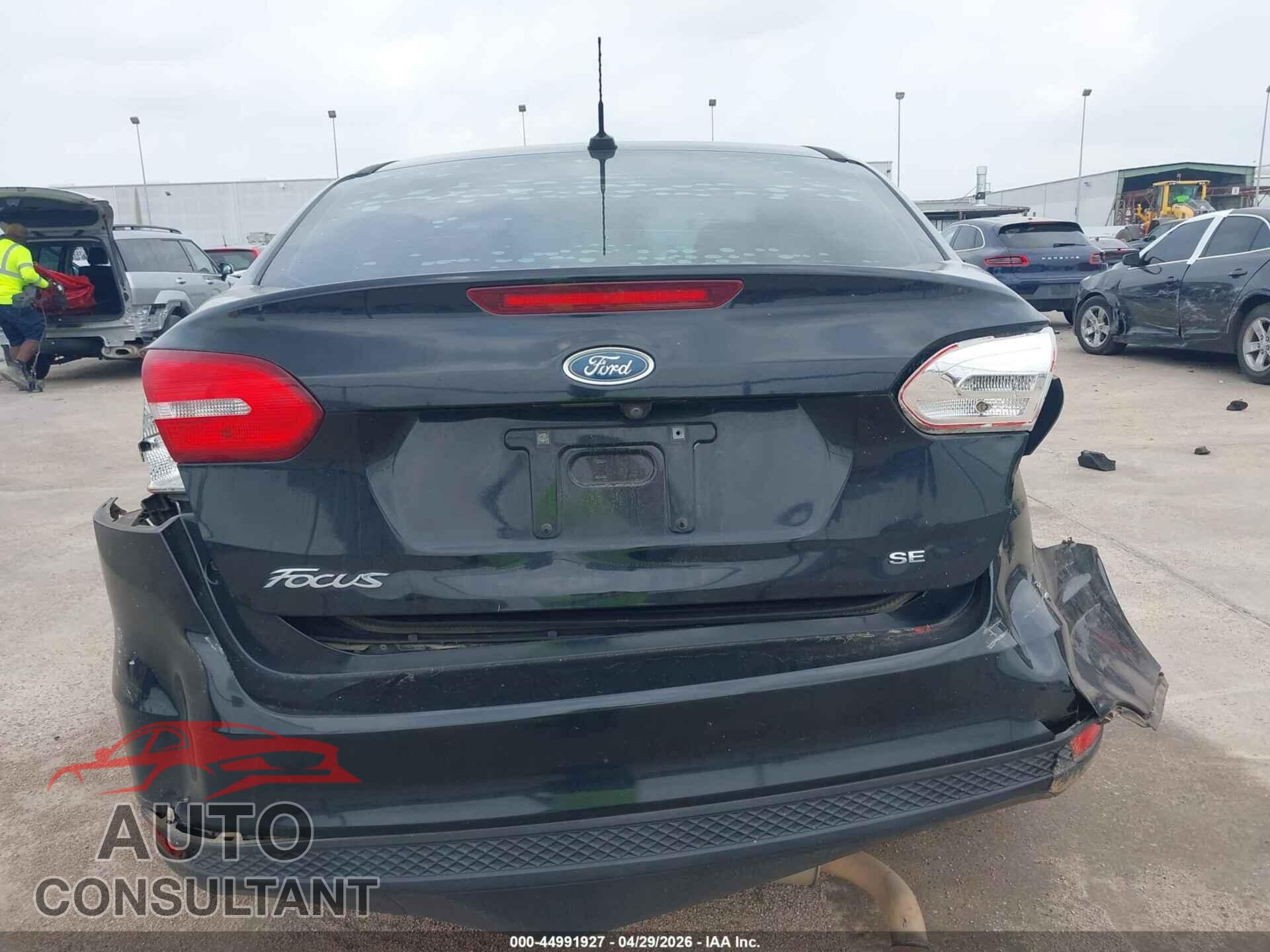 FORD FOCUS 2017 - 1FADP3F24HL262126