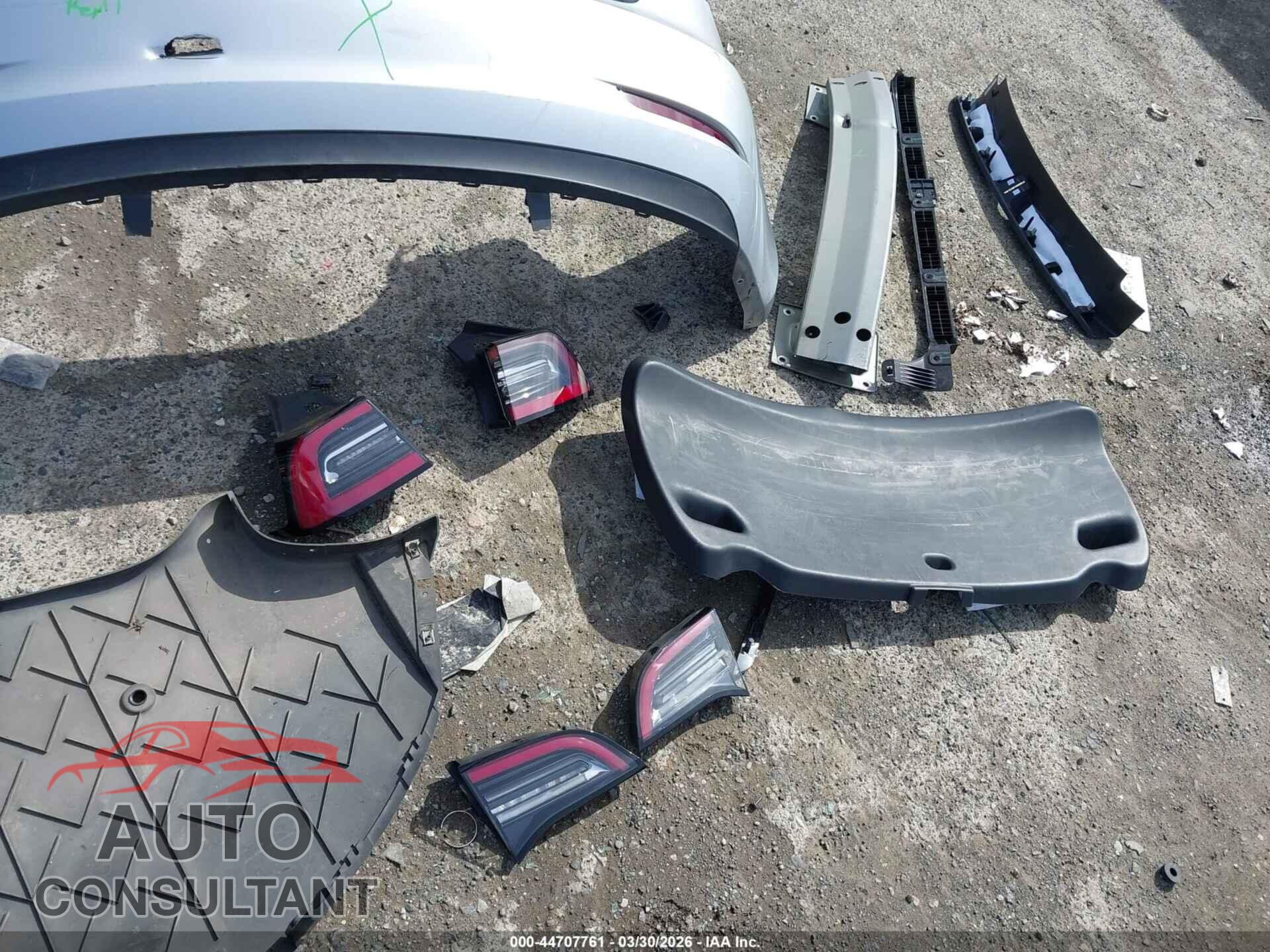 TESLA MODEL 3 2018 - 5YJ3E1EA2JF033297