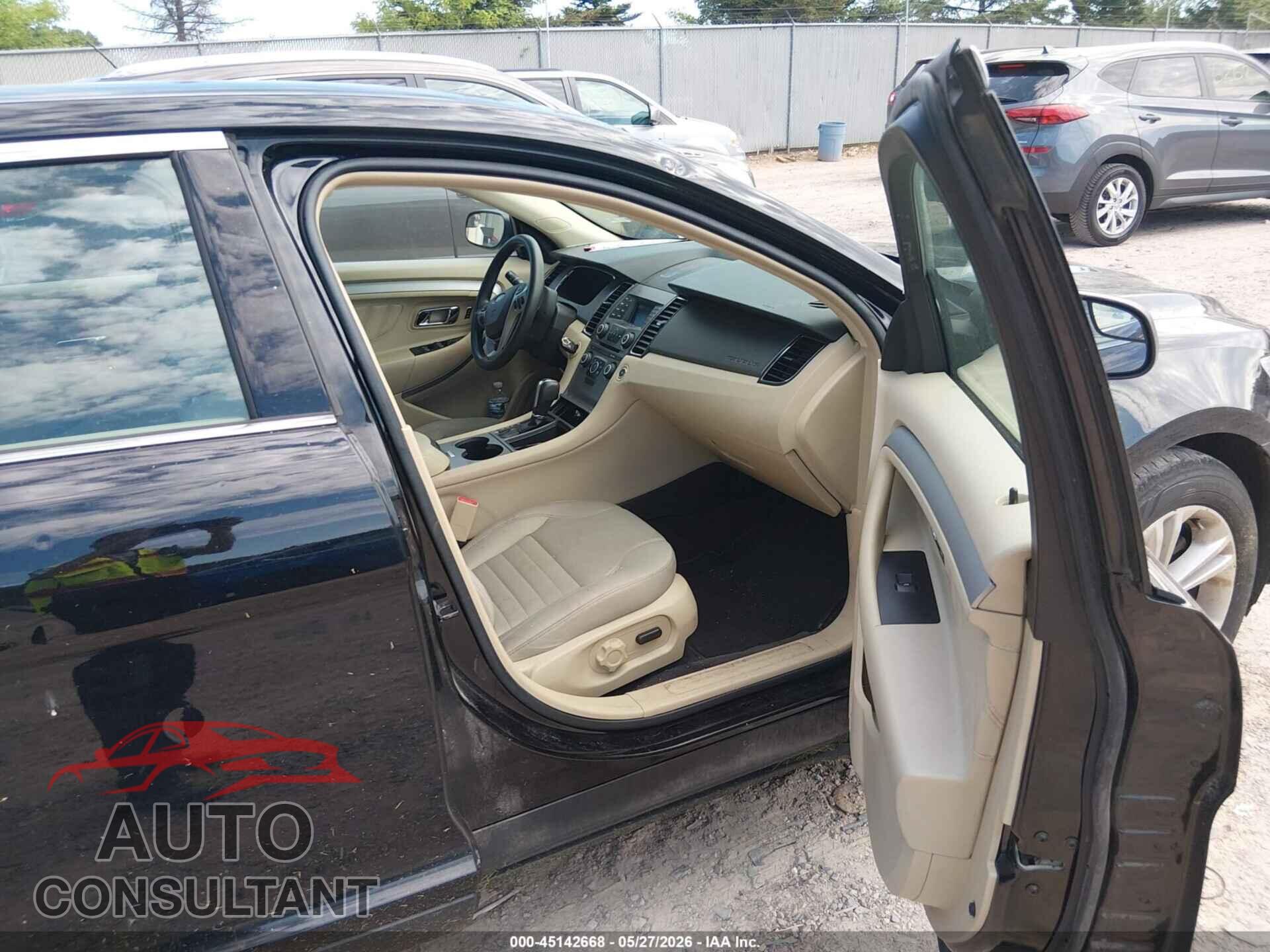 FORD TAURUS 2018 - 1FAHP2D86JG115422