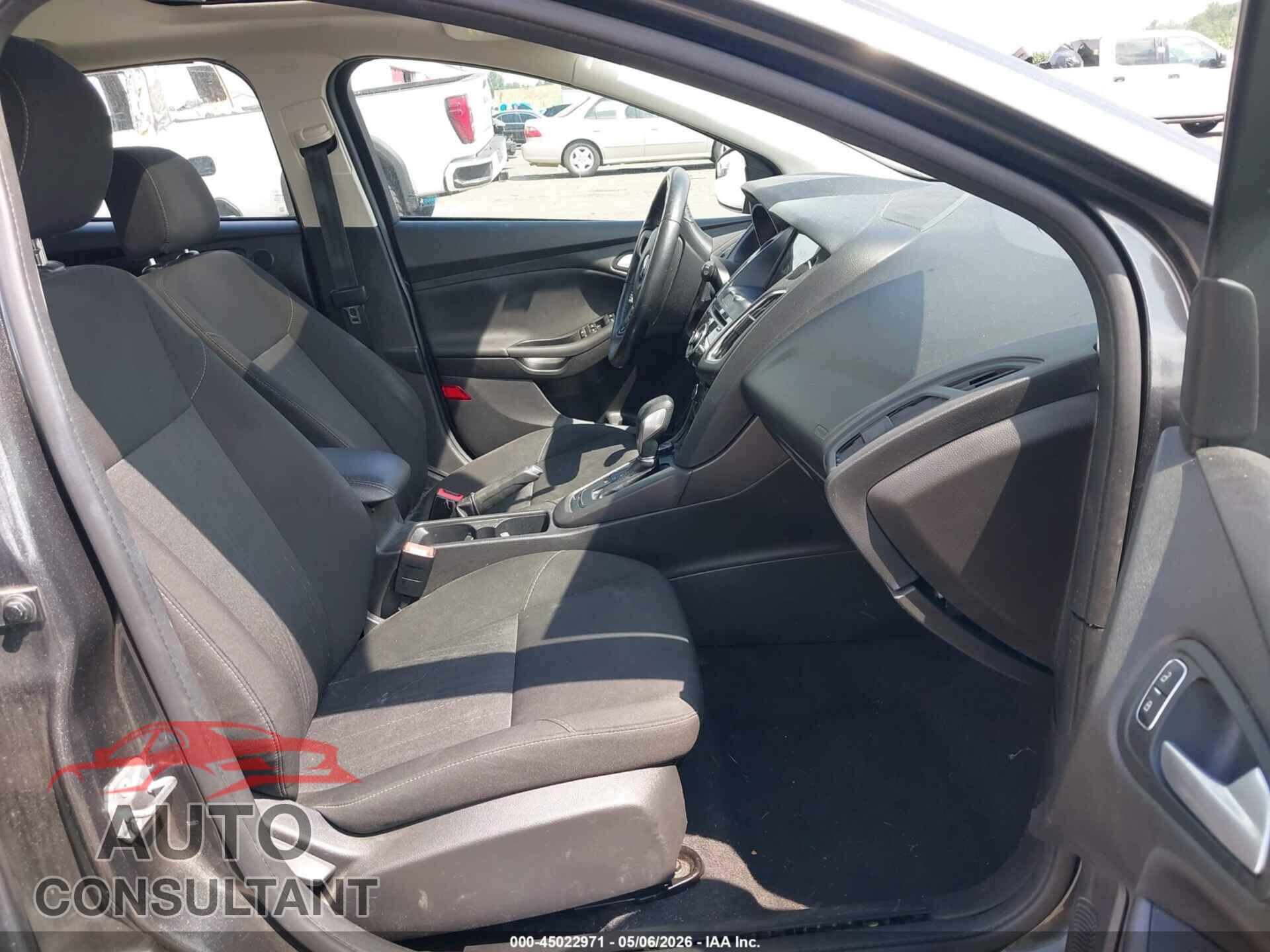 FORD FOCUS 2017 - 1FADP3M28HL296329