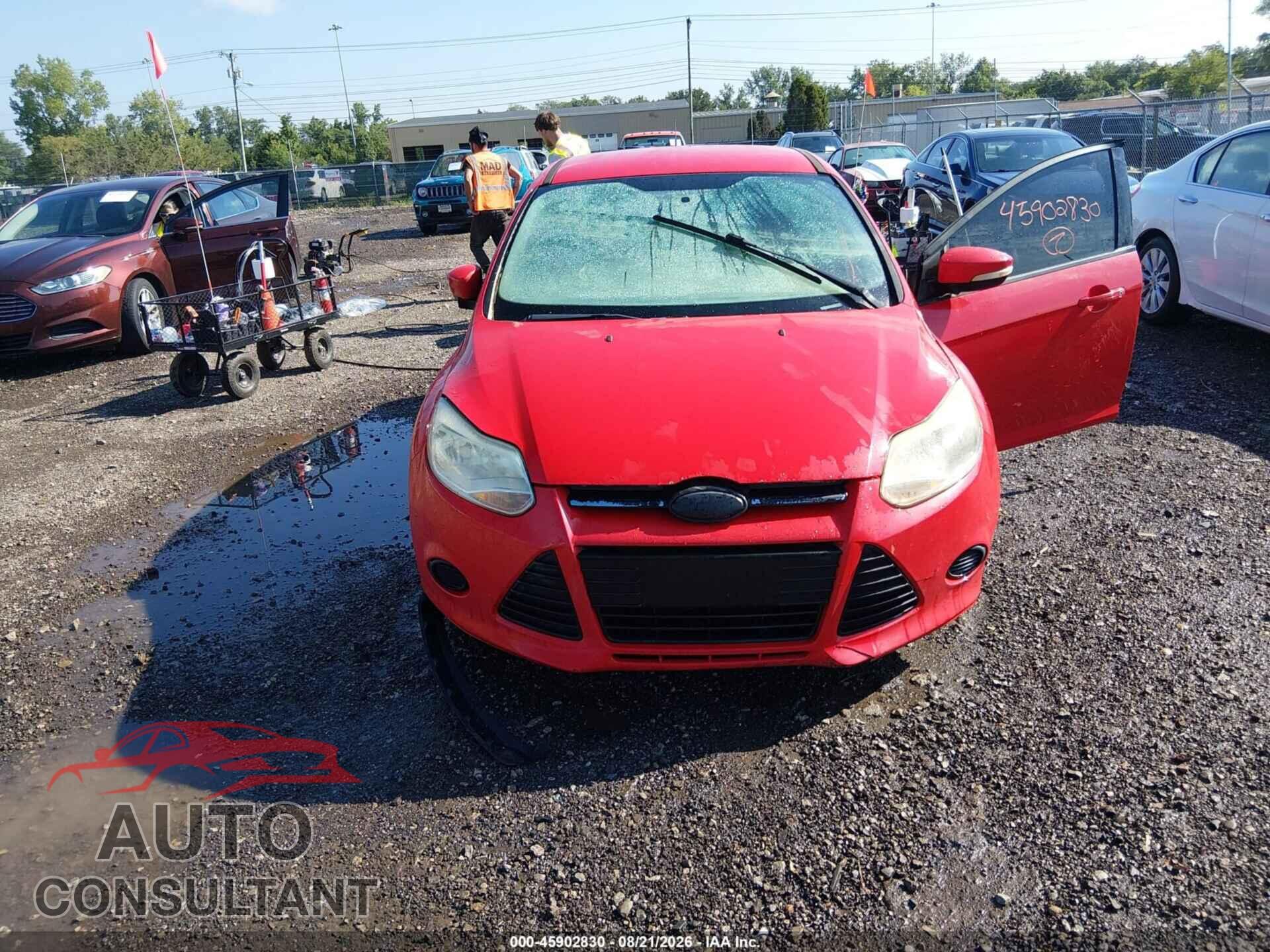 FORD FOCUS 2014 - 1FADP3F28EL392082