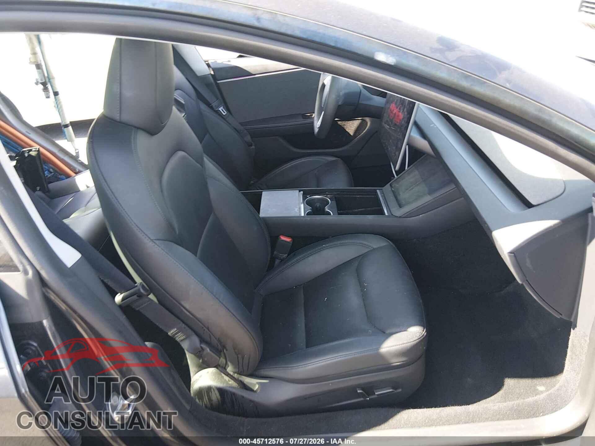 TESLA MODEL 3 2024 - 5YJ3E1EA2RF742968