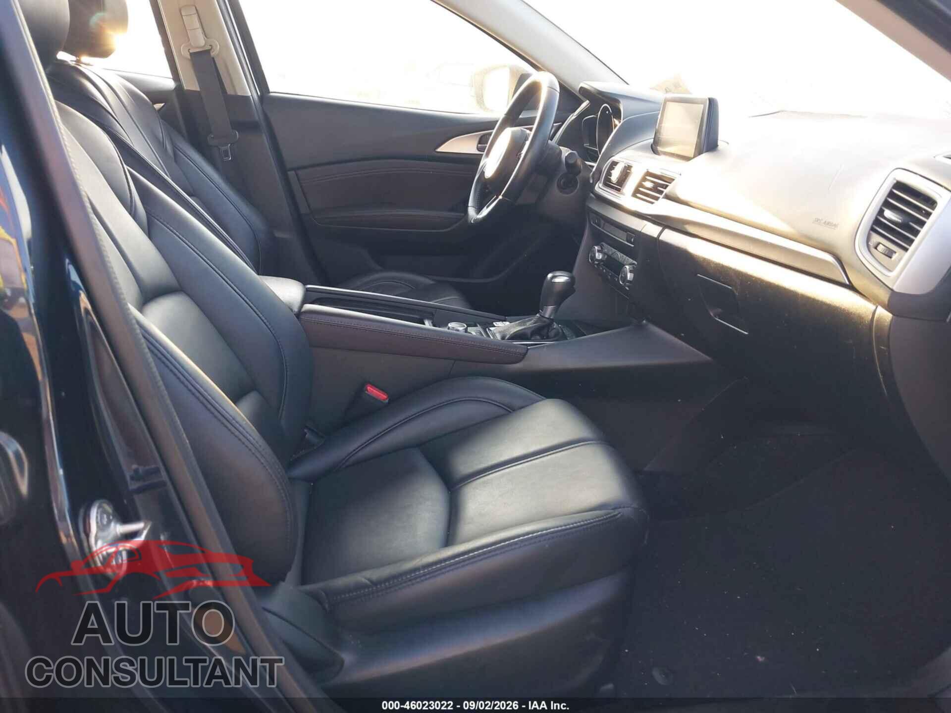 MAZDA MAZDA3 2017 - JM1BN1V71H1117811