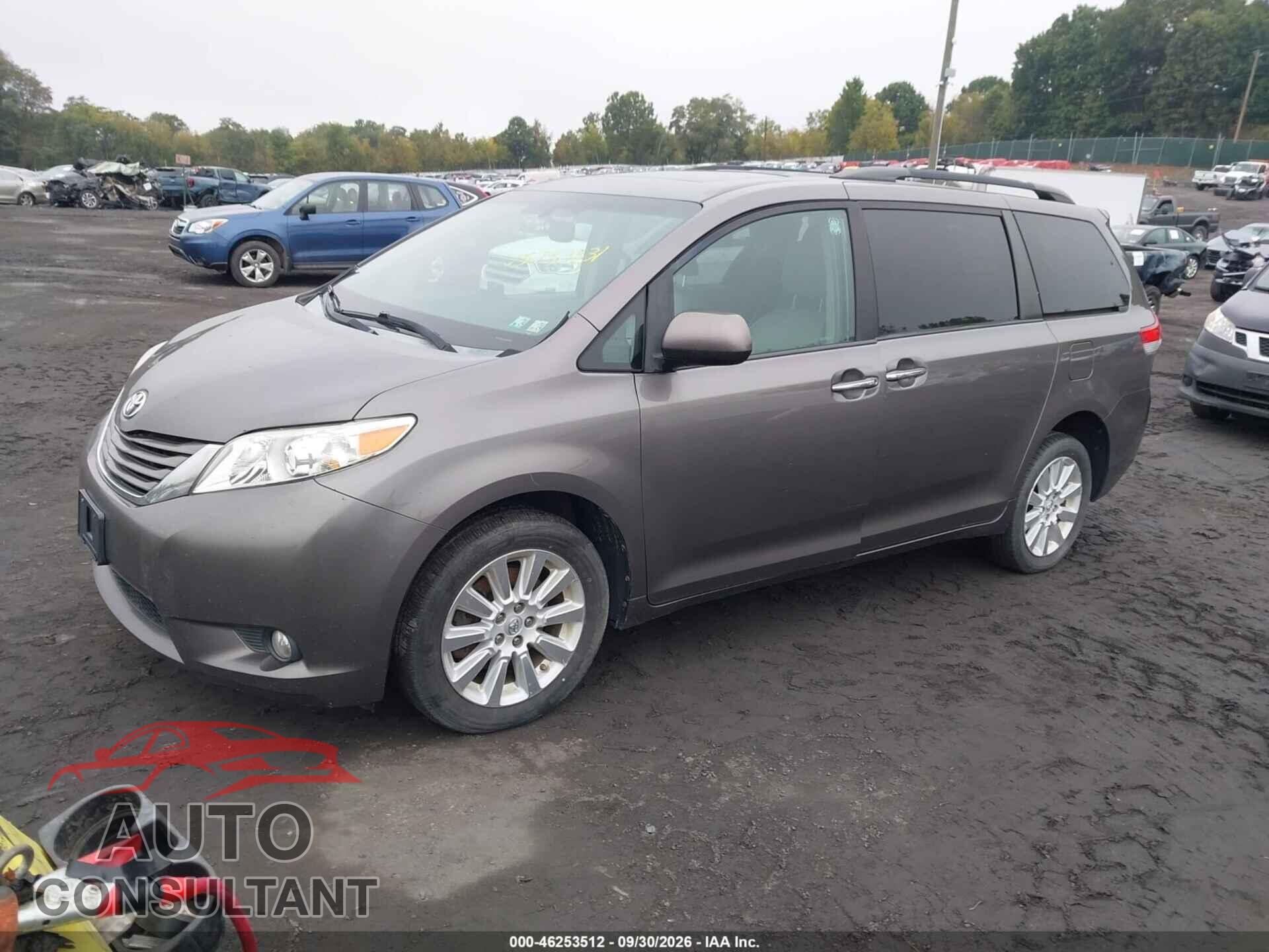 TOYOTA SIENNA 2013 - 5TDDK3DC8DS058281