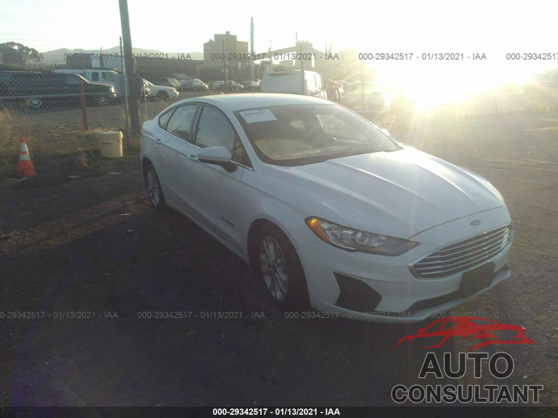 FORD FUSION HYBRID 2019 - 3FA6P0LU2KR104454