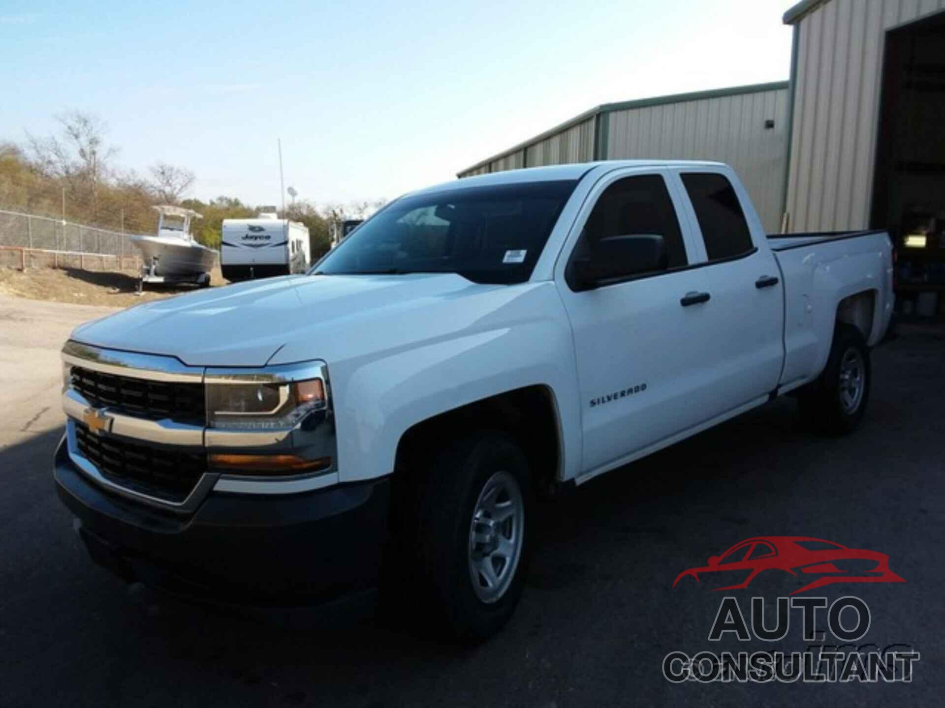 CHEVROLET SILVERADO 1500 2018 - 1GCRCNEC3JZ296871