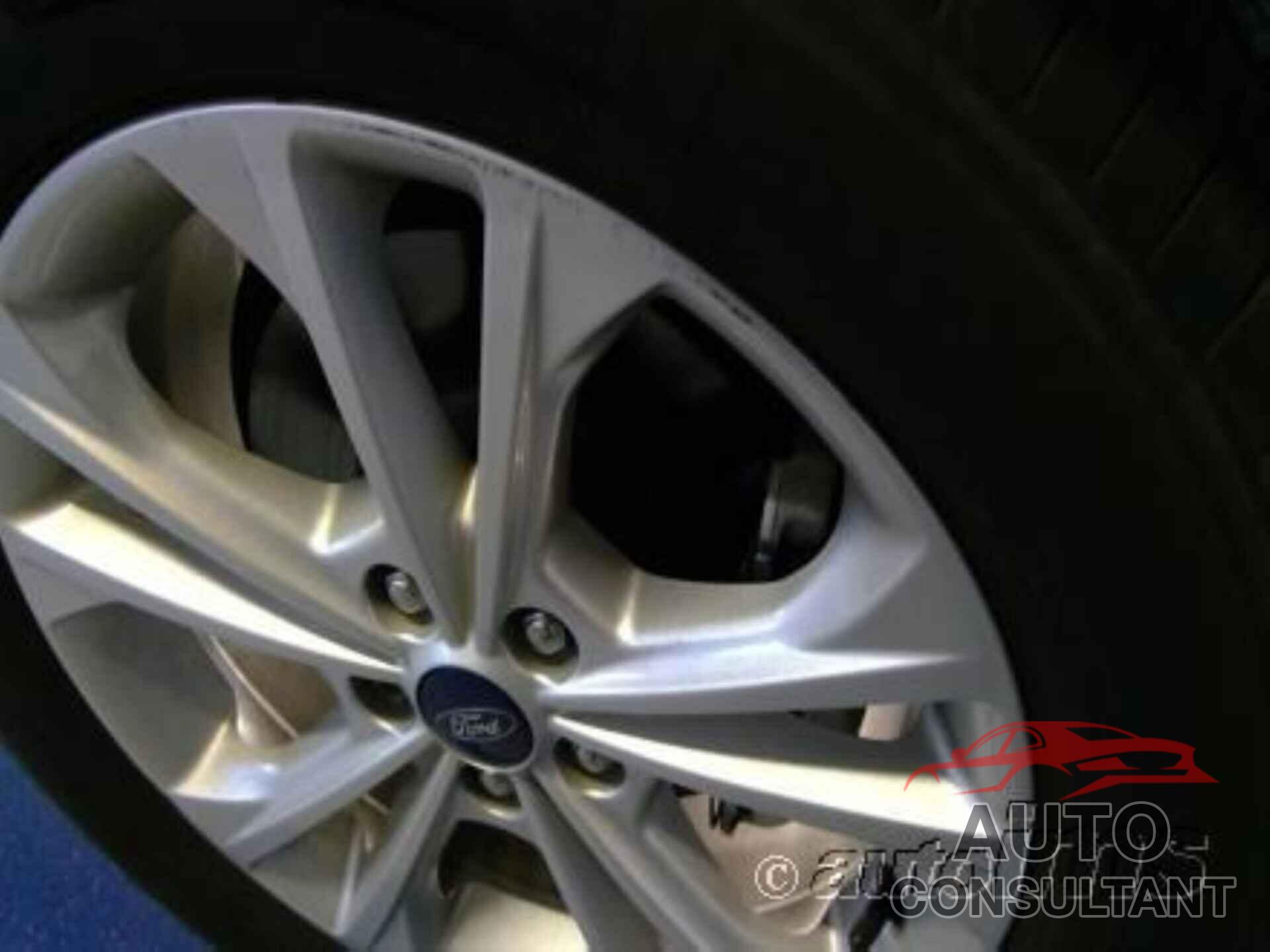 FORD ESCAPE 2018 - 1FMCU0GD0JUB14354