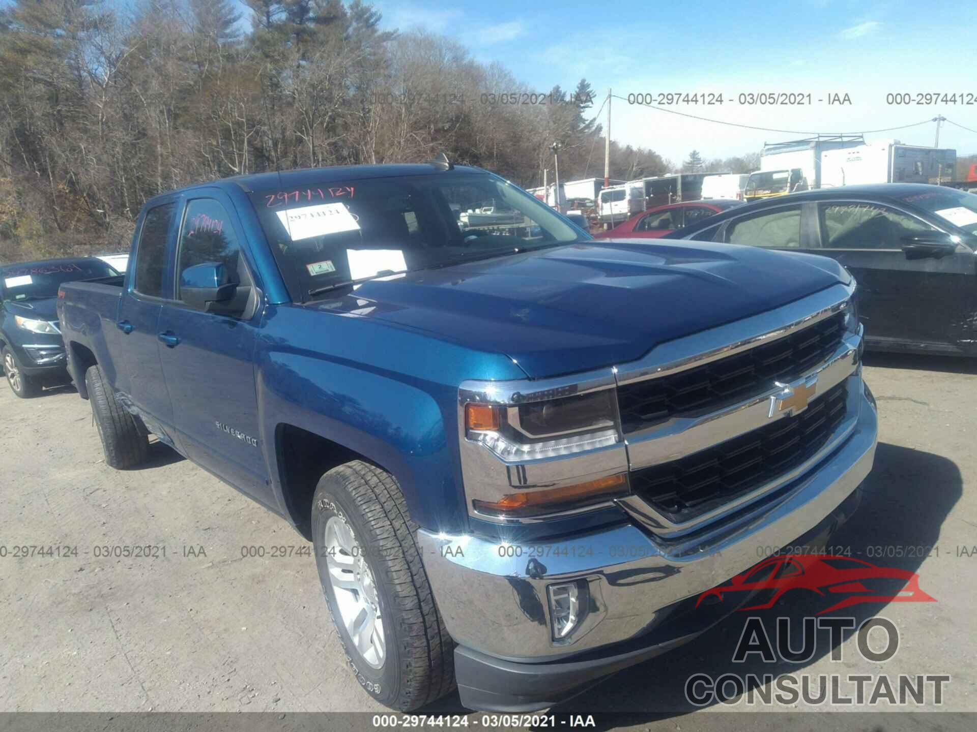 CHEVROLET SILVERADO 1500 2018 - 1GCVKREC0JZ228505