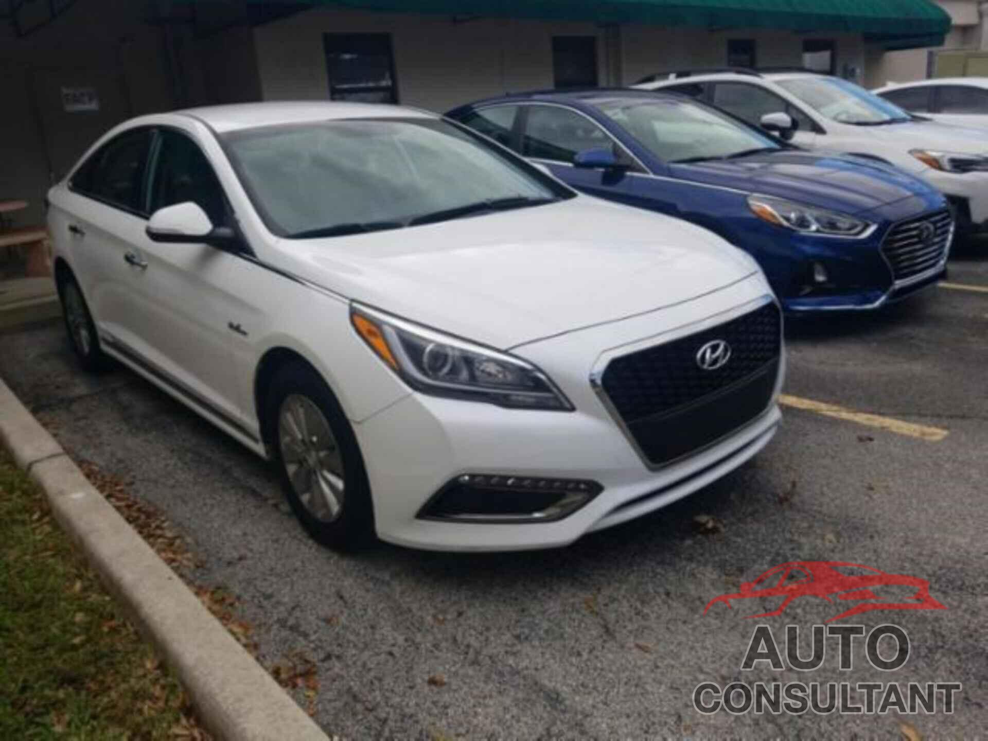 HYUNDAI SONATA HYBRID 2017 - KMHE24L3XHA075707