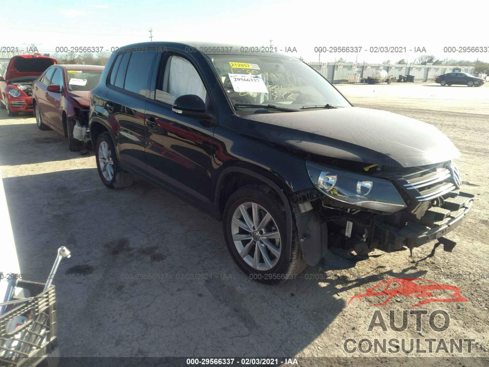 VOLKSWAGEN TIGUAN 2017 - WVGBV7AX1HK051372