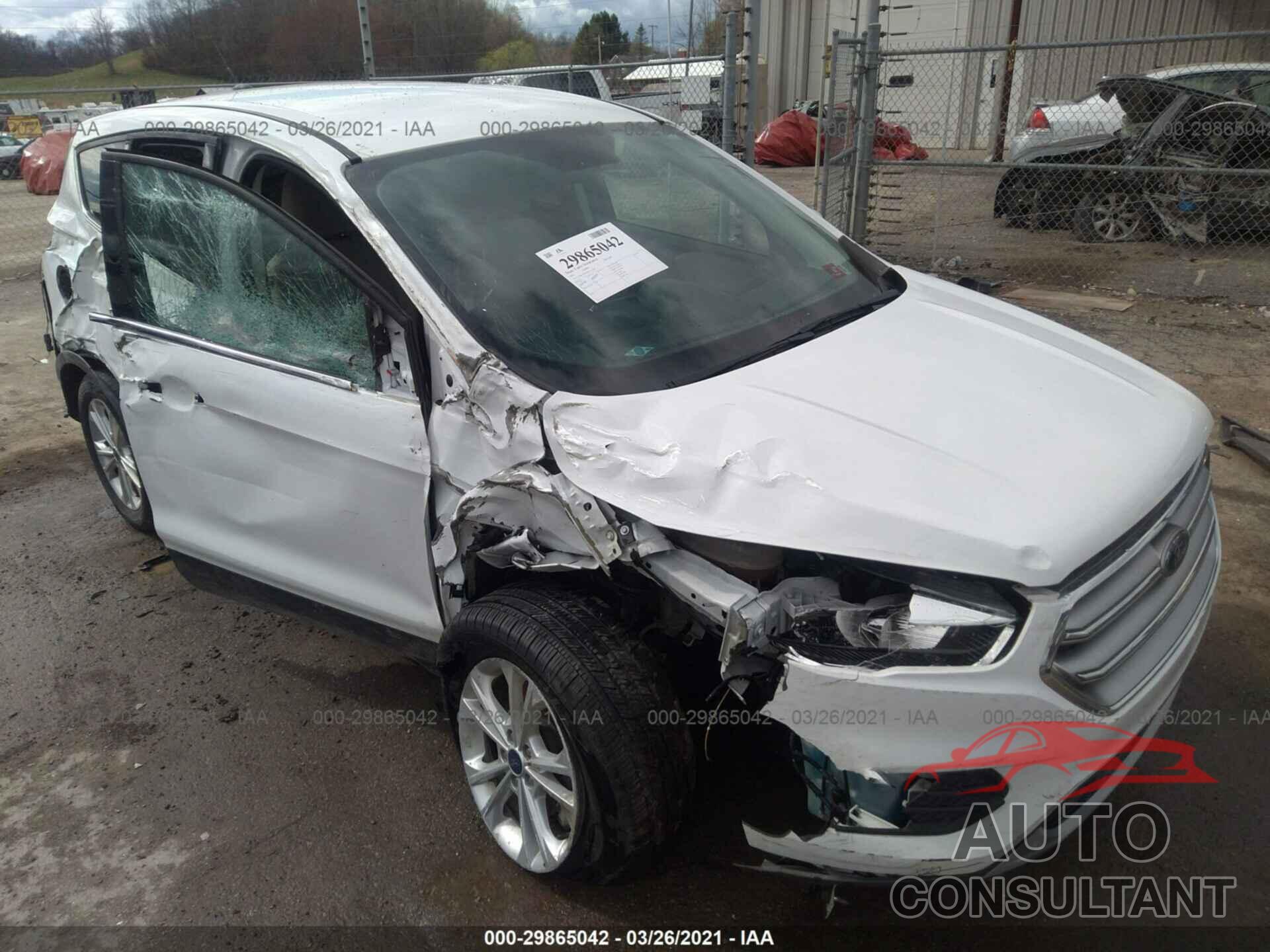 FORD ESCAPE 2017 - 1FMCU9GD6HUC17969