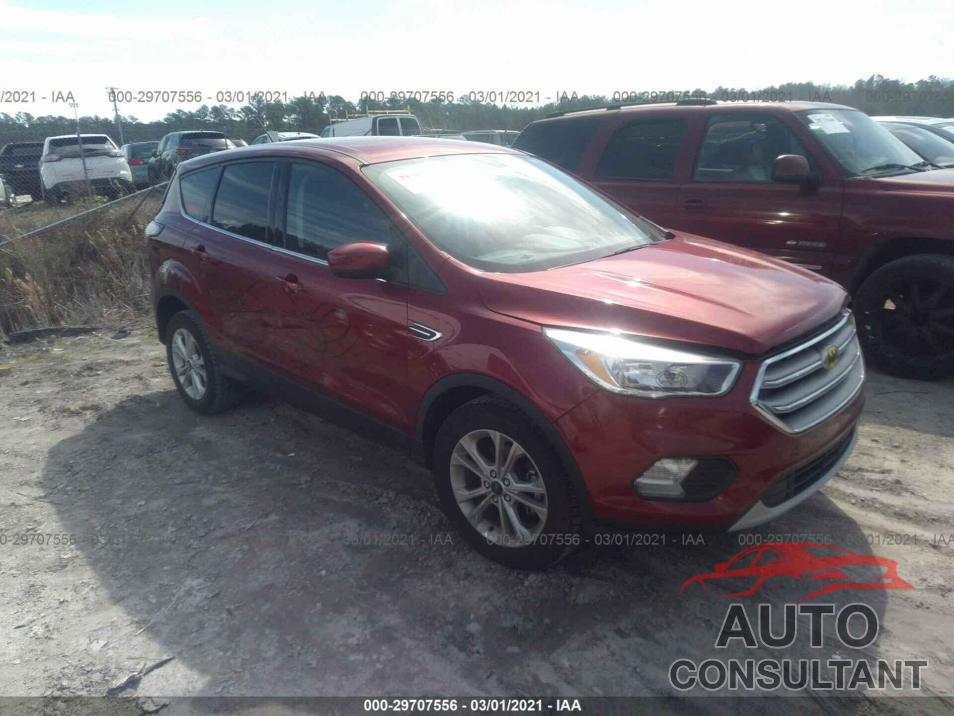FORD ESCAPE 2017 - 1FMCU0GD5HUB26221