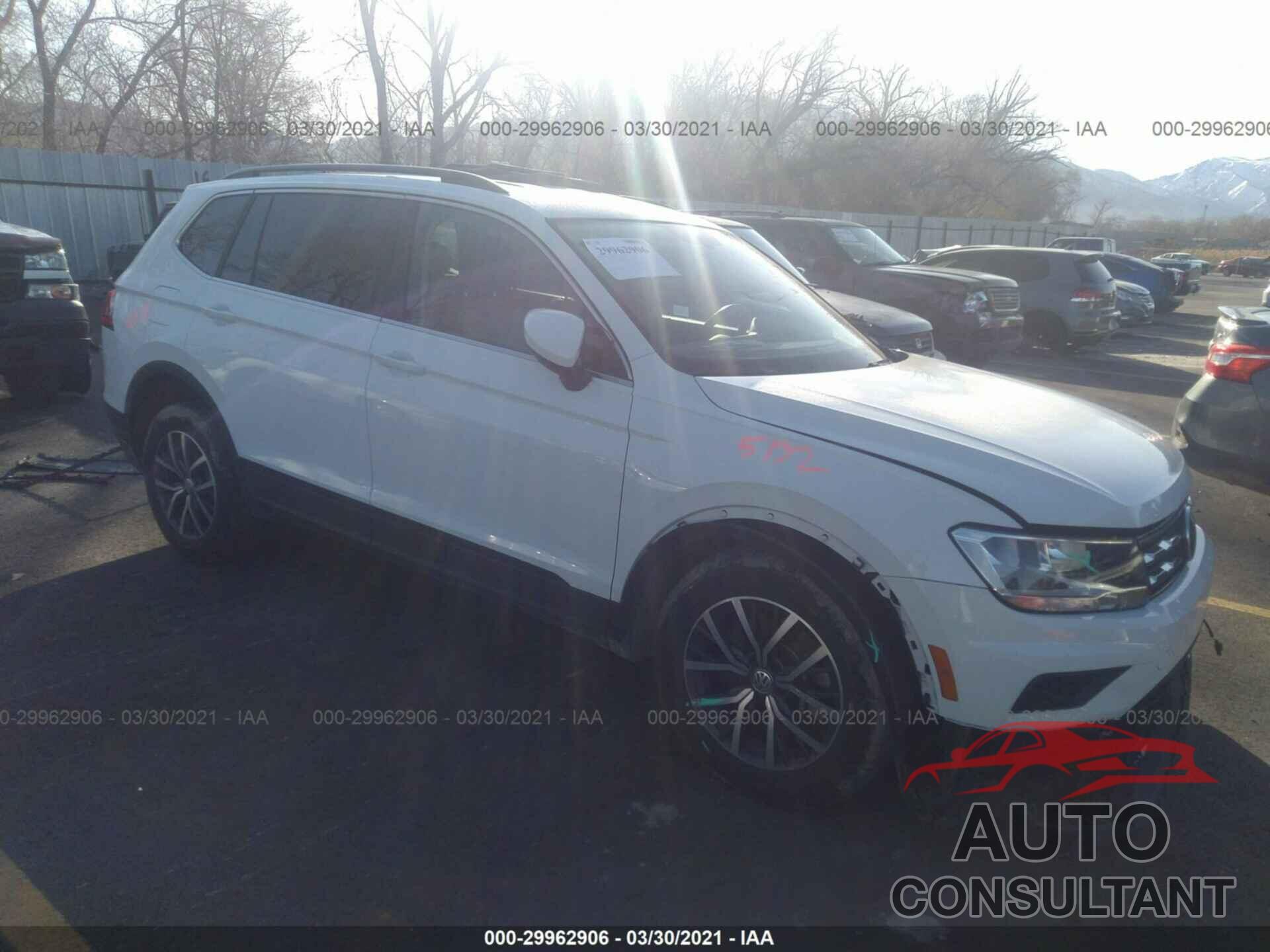 VOLKSWAGEN TIGUAN 2019 - 3VV2B7AX0KM086645
