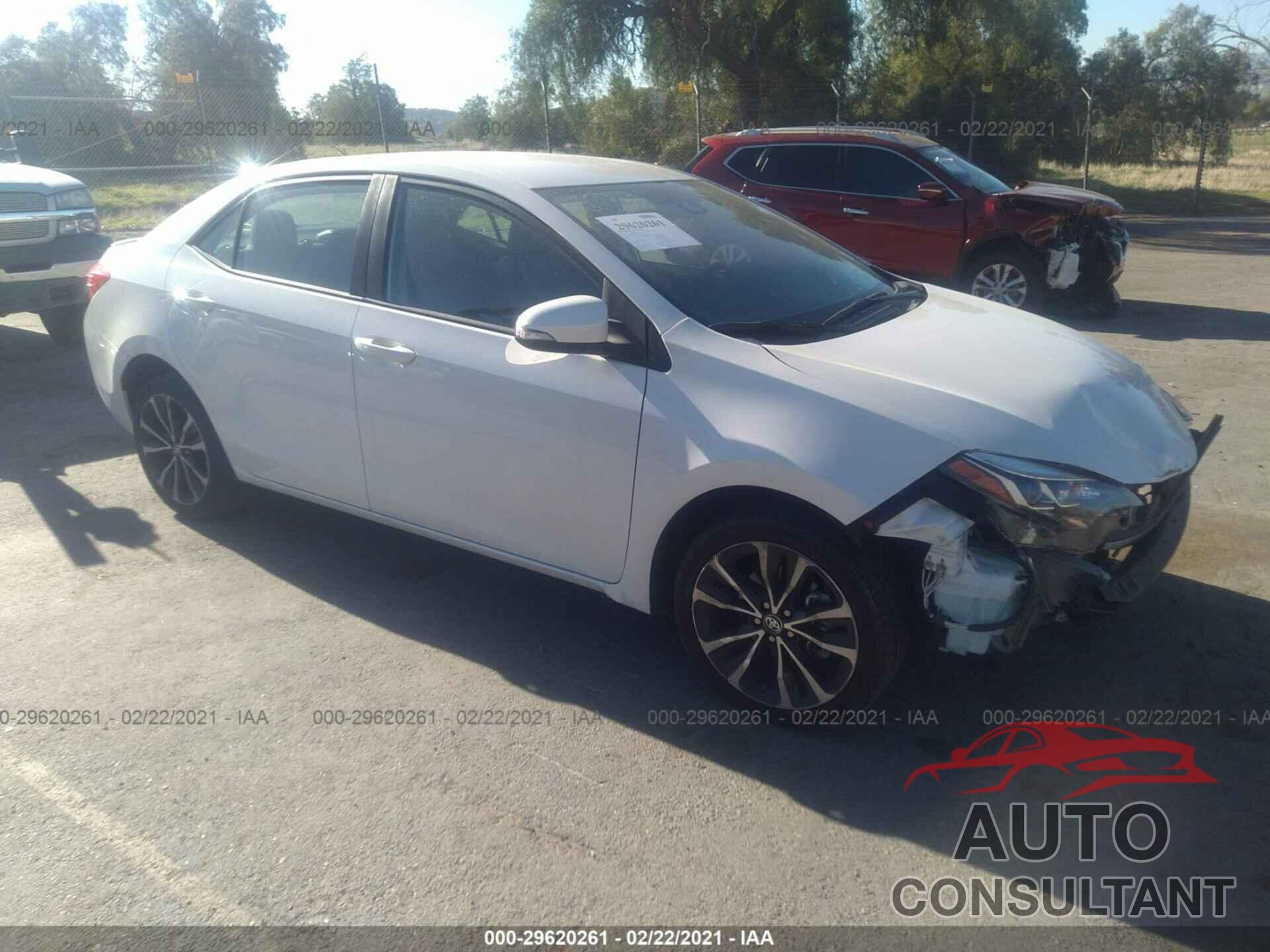 TOYOTA COROLLA 2018 - 5YFBURHE2JP802378