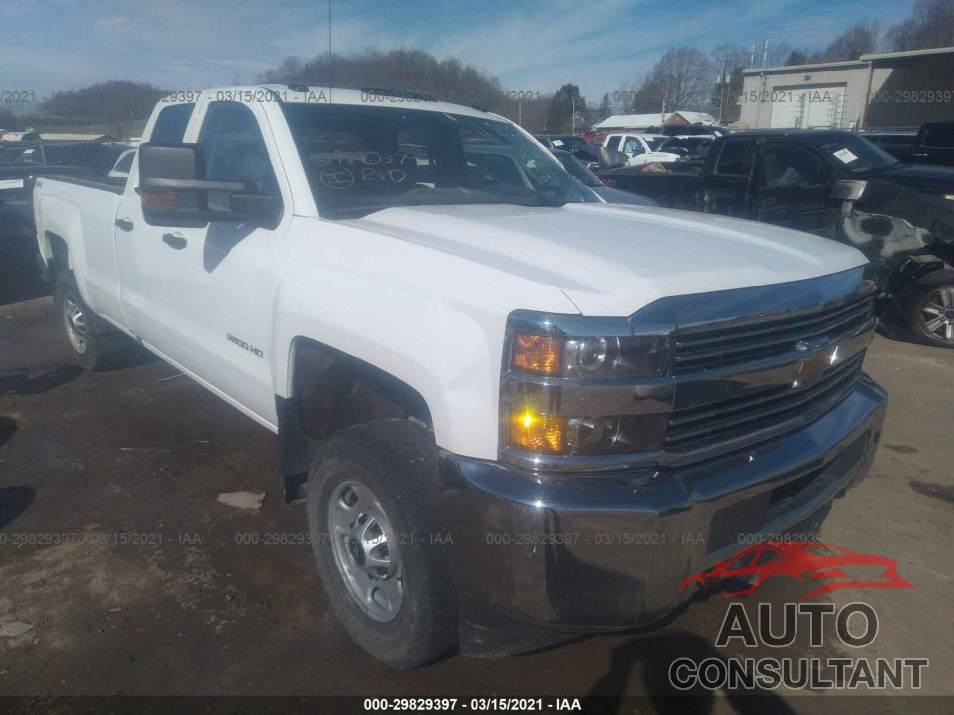 CHEVROLET SILVERADO 2500HD 2018 - 1GC2KUEG1JZ239781