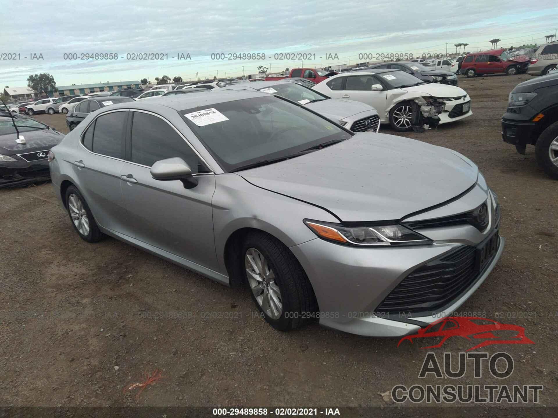 TOYOTA CAMRY 2018 - 4T1B11HK4JU514408