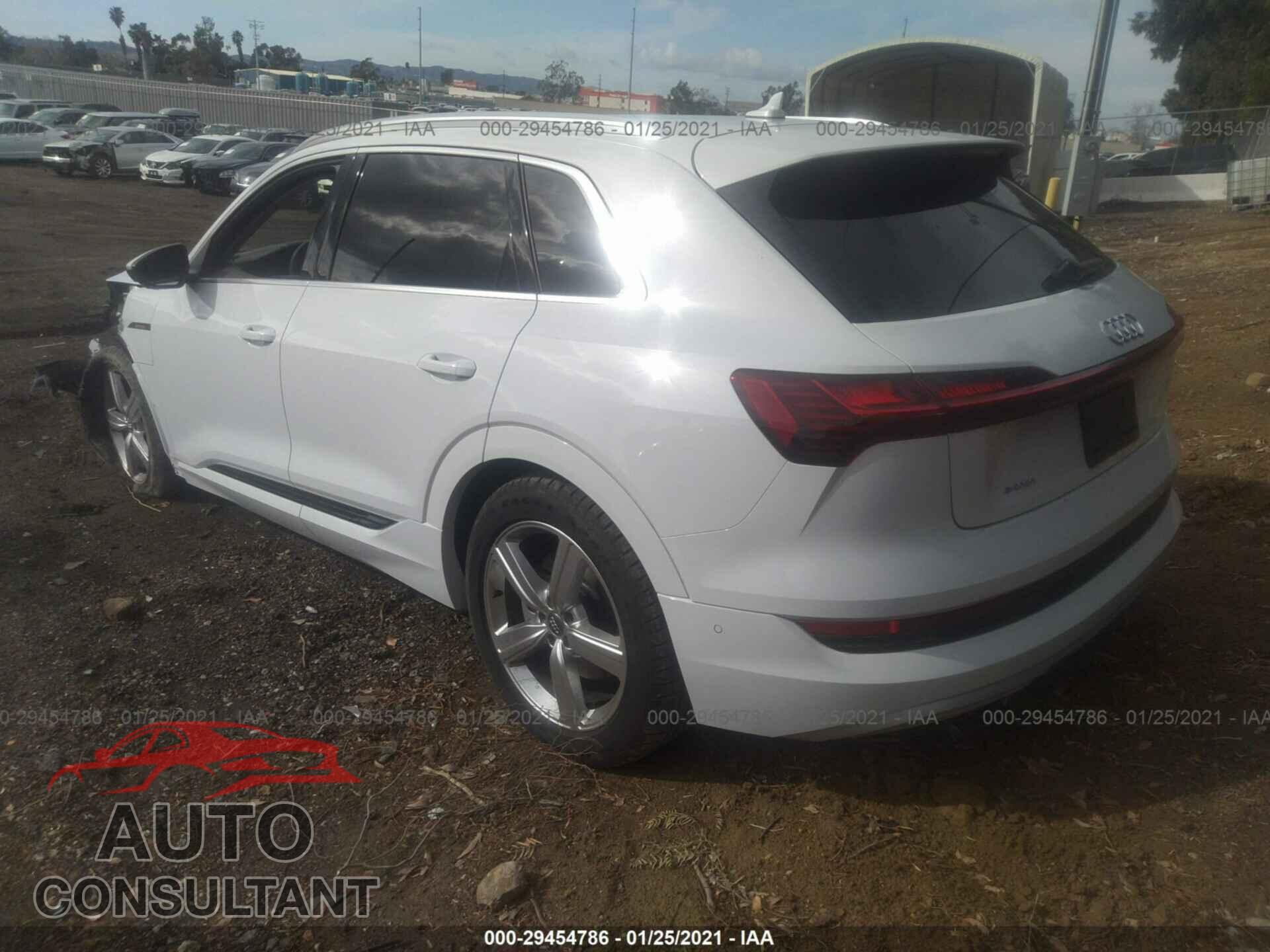 AUDI E-TRON 2019 - WA1LAAGE2KB023783
