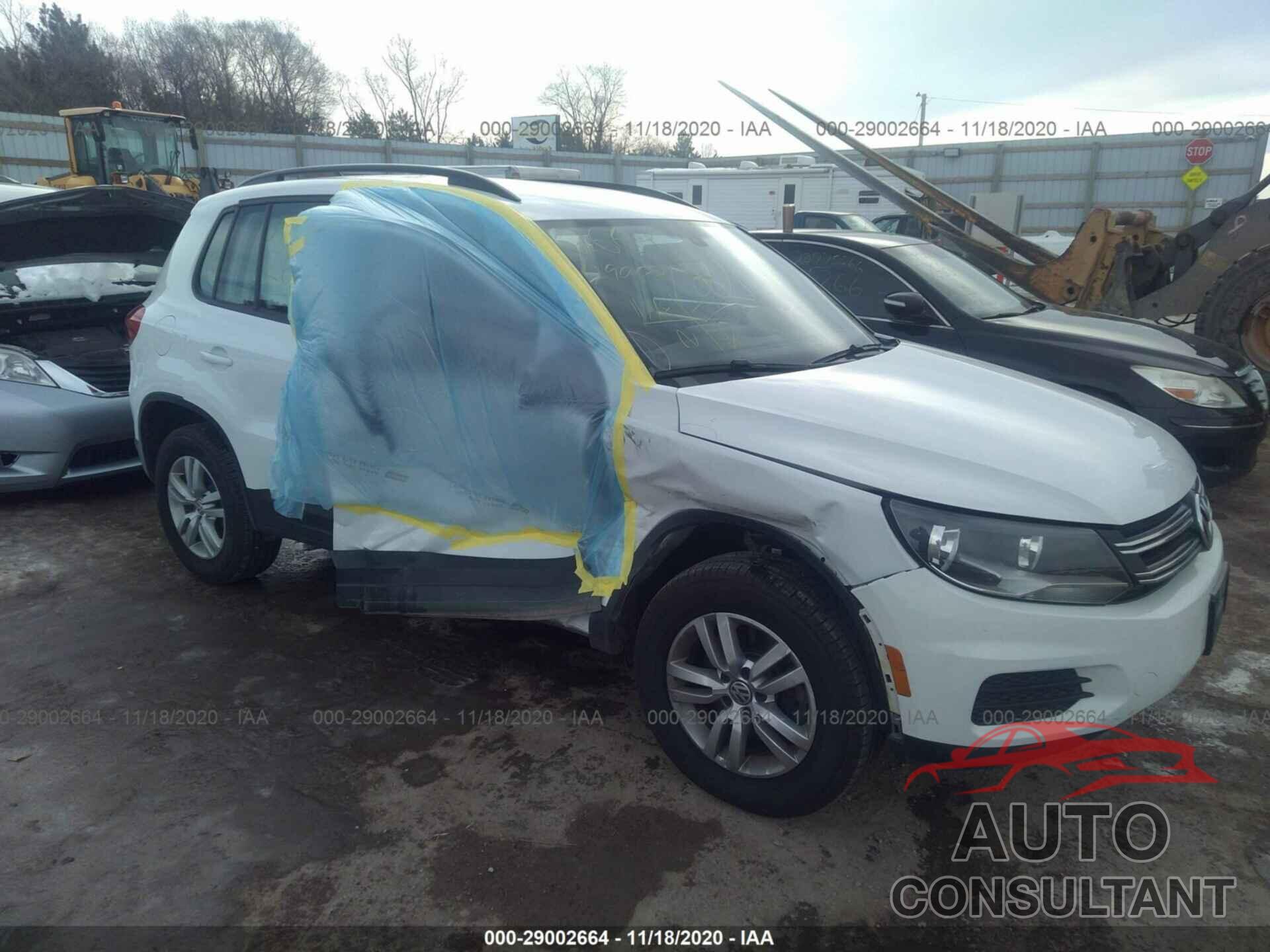 VOLKSWAGEN TIGUAN 2017 - WVGBV7AX6HK000918