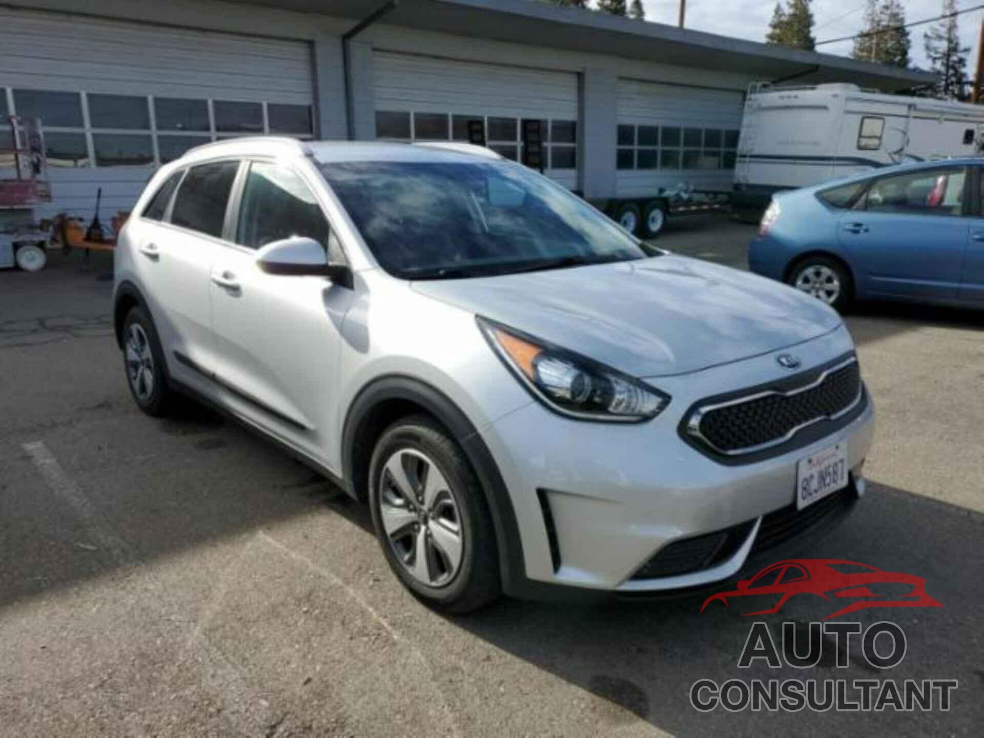 KIA NIRO 2018 - KNDCB3LC8J5126674