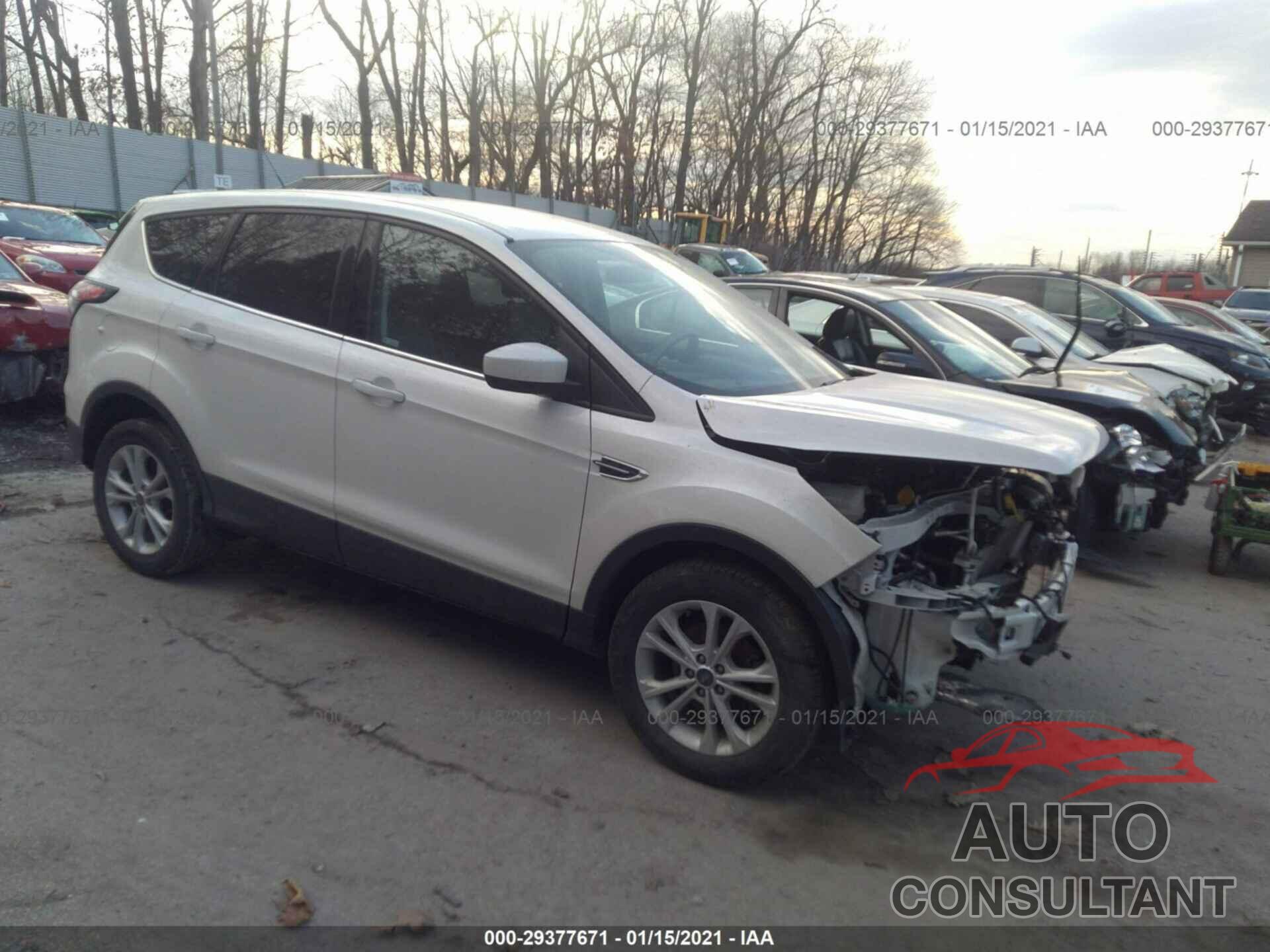 FORD ESCAPE 2017 - 1FMCU0GD9HUD17429