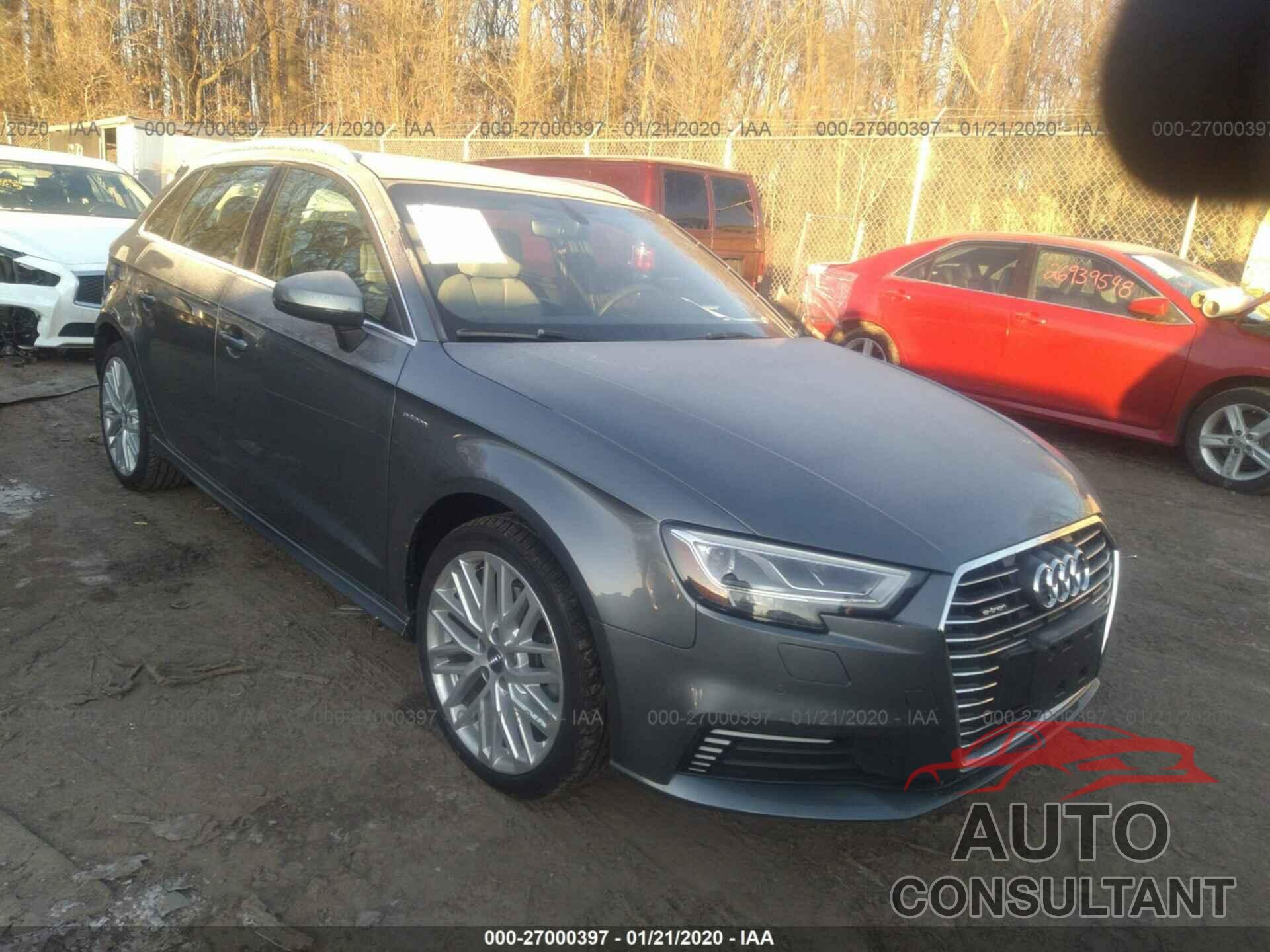 AUDI A3 2018 - WAUTPBFF9JA058147