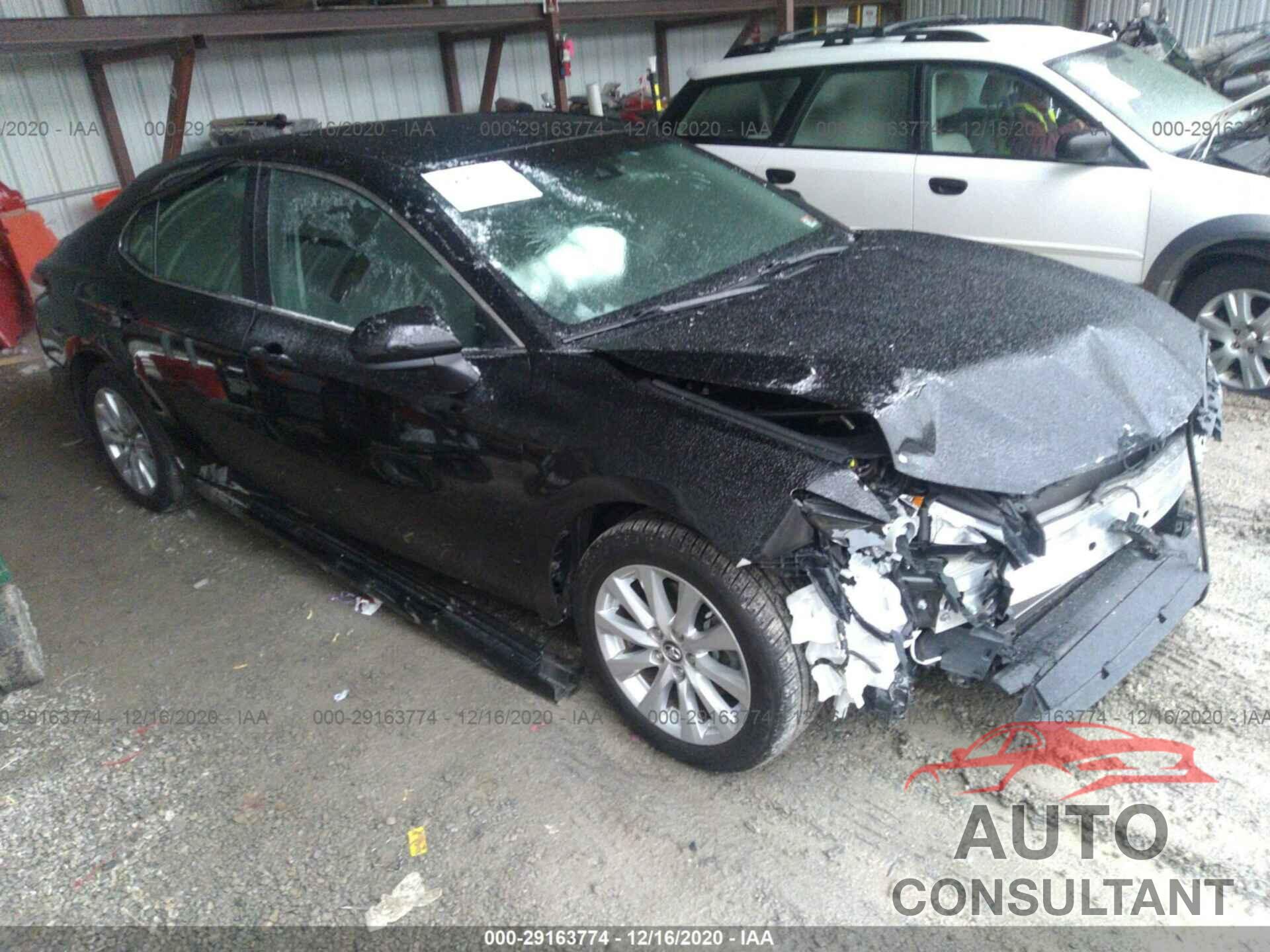 TOYOTA CAMRY 2018 - 4T1B11HK7JU102693