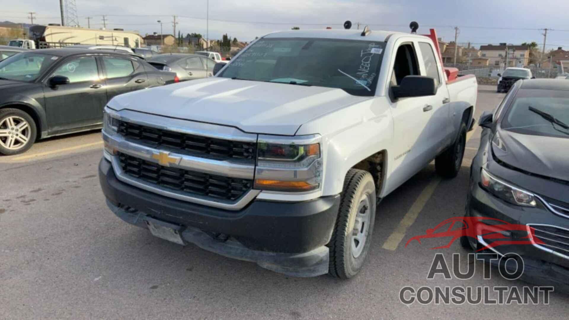 CHEVROLET SILVERADO 1500 2017 - 1GCVKNEC6HZ191107