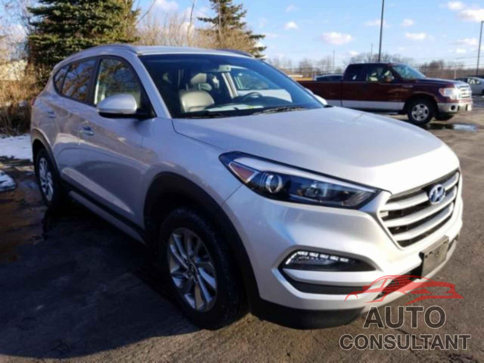 HYUNDAI TUCSON 2018 - KM8J33A48JU689497
