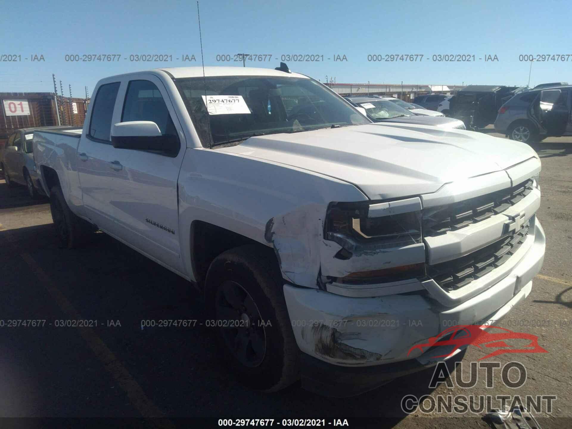 CHEVROLET SILVERADO 1500 2018 - 1GCRCREC3JZ284419