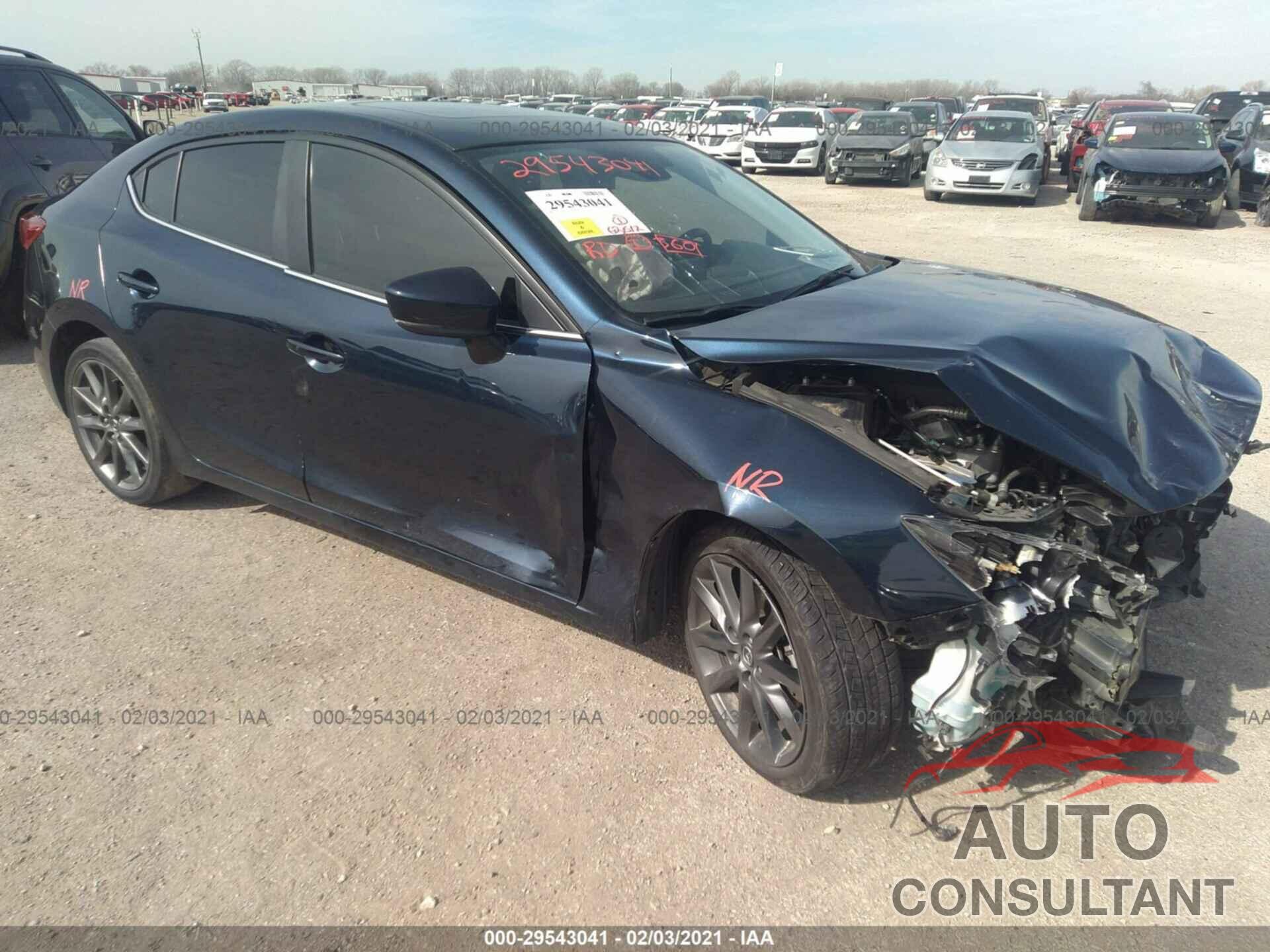 MAZDA MAZDA3 4-DOOR 2018 - 3MZBN1V30JM270795