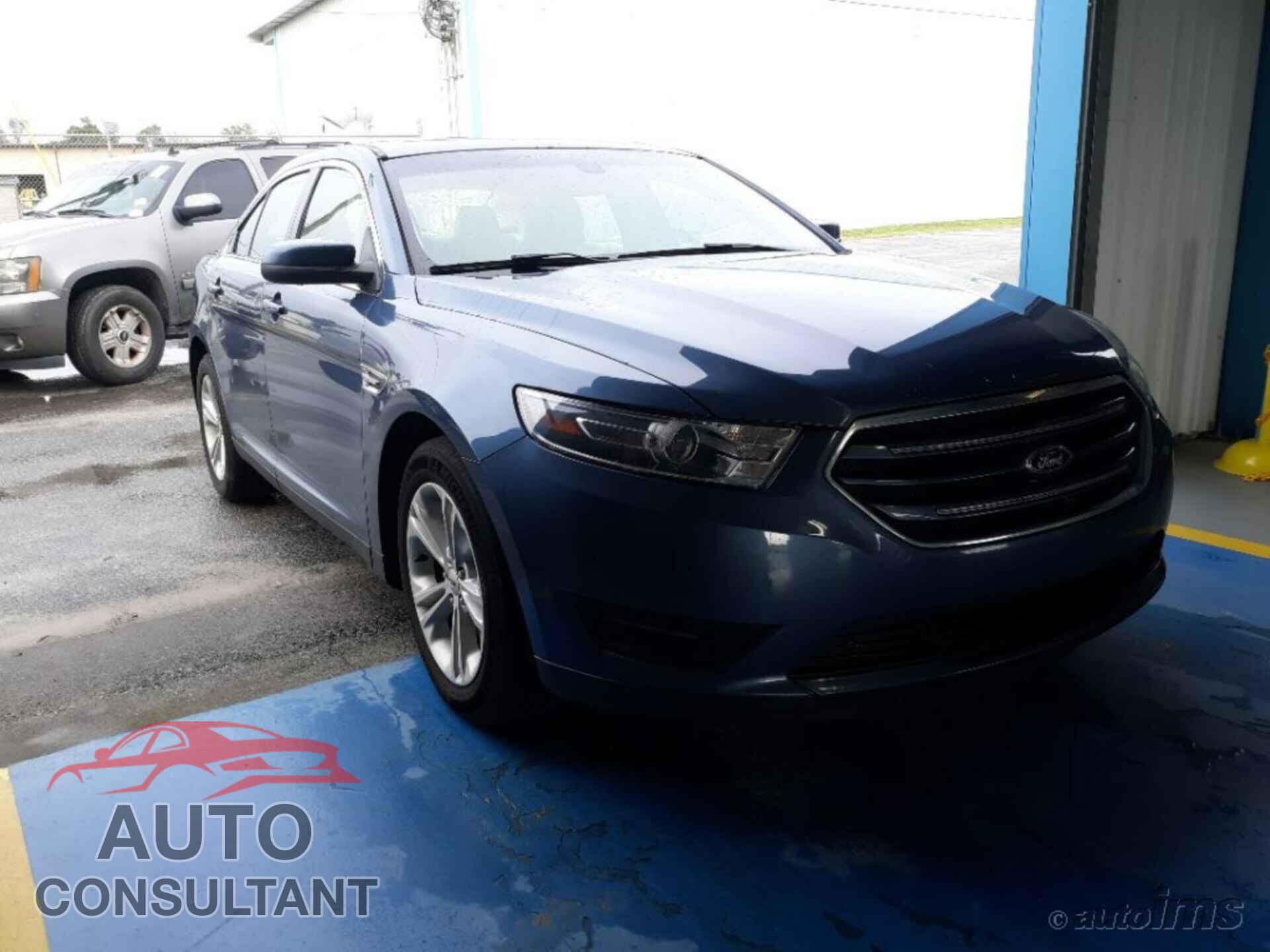 FORD TAURUS 2018 - 1FAHP2E82JG126092