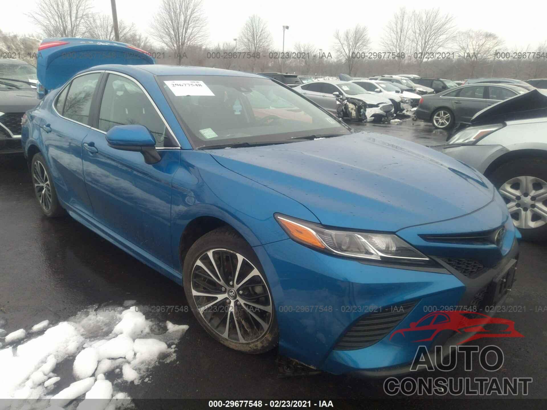 TOYOTA CAMRY 2018 - 4T1B11HK5JU107522