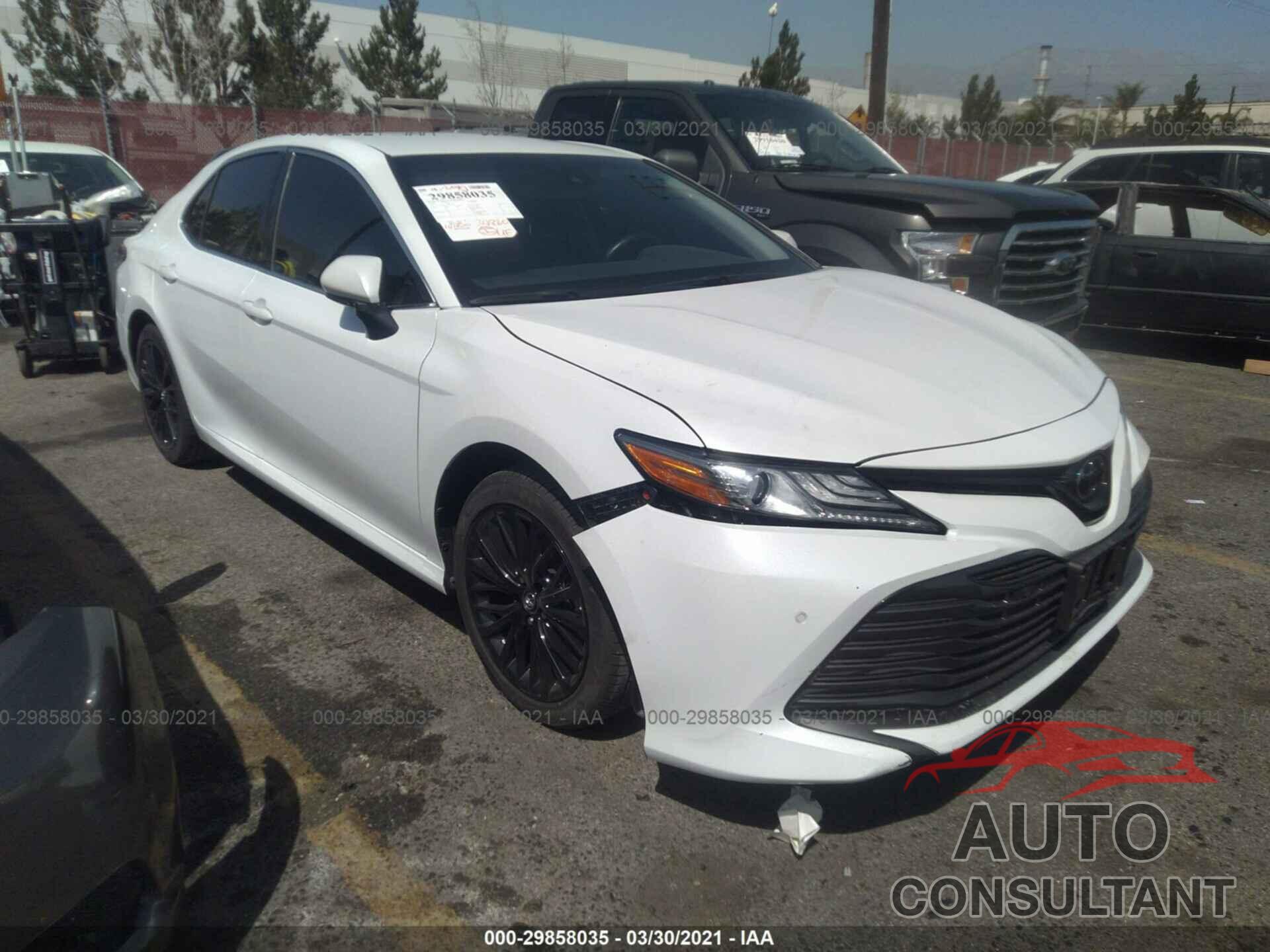TOYOTA CAMRY 2018 - 4T1B11HKXJU089664