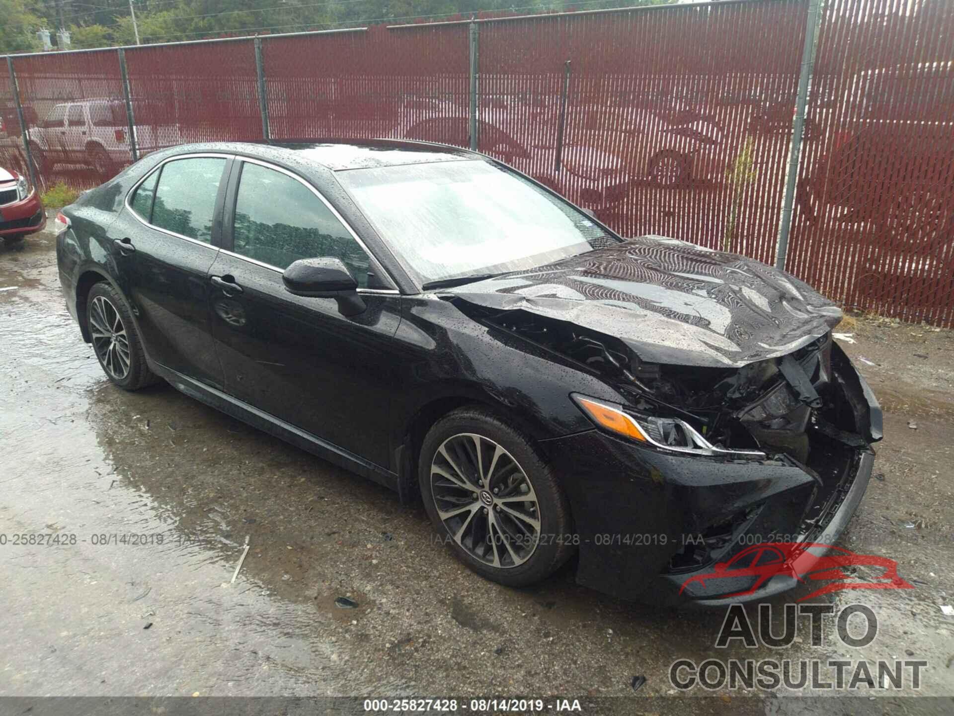 TOYOTA CAMRY 2018 - 4T1B11HK0JU097255