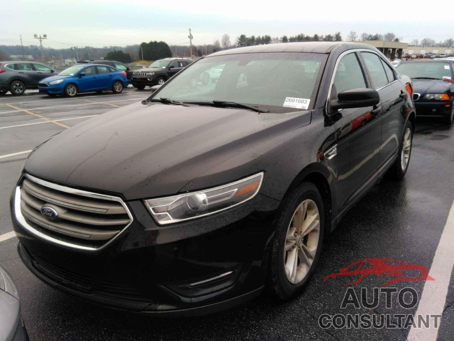 FORD TAURUS 2018 - 1FAHP2E83JG117904