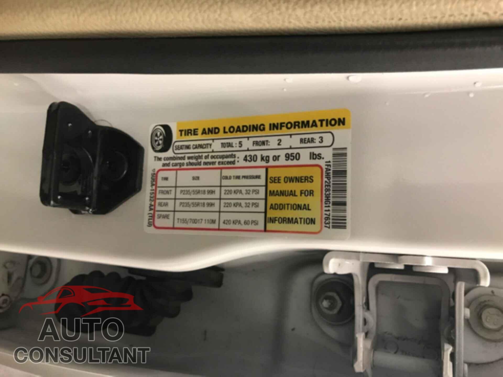 FORD TAURUS 2017 - 1FAHP2E83HG117637