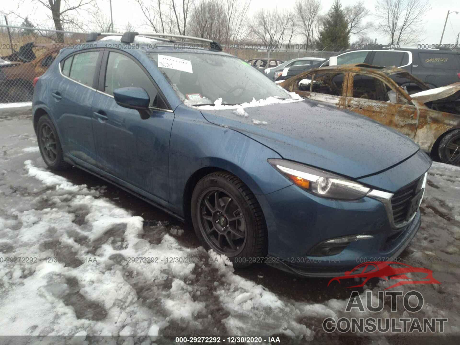 MAZDA MAZDA3 5-DOOR 2018 - 3MZBN1M36JM266915