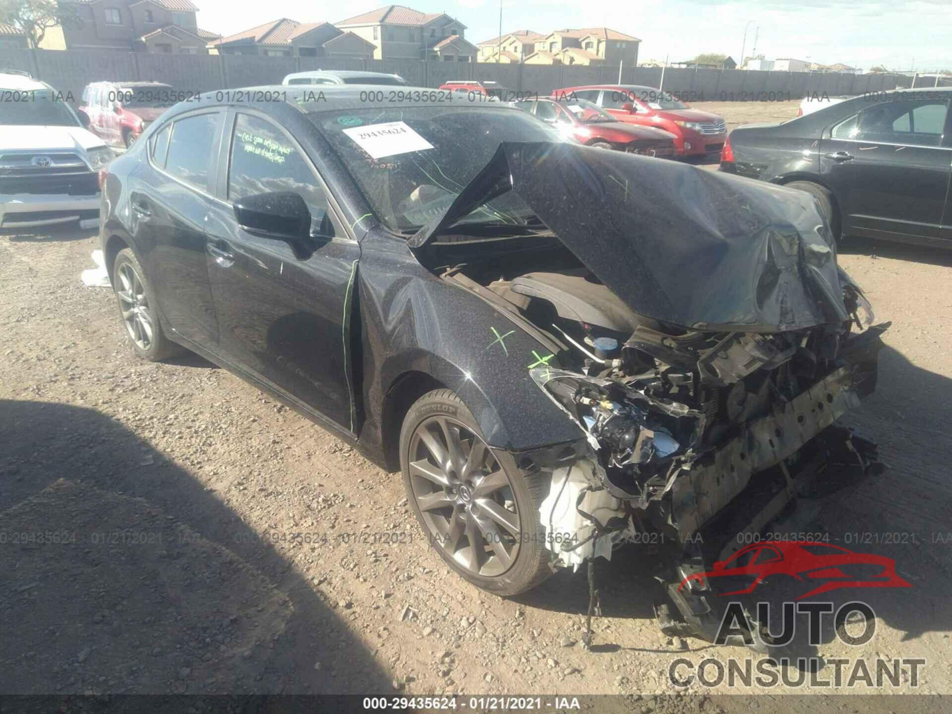 MAZDA MAZDA3 4-DOOR 2018 - 3MZBN1V31JM216051