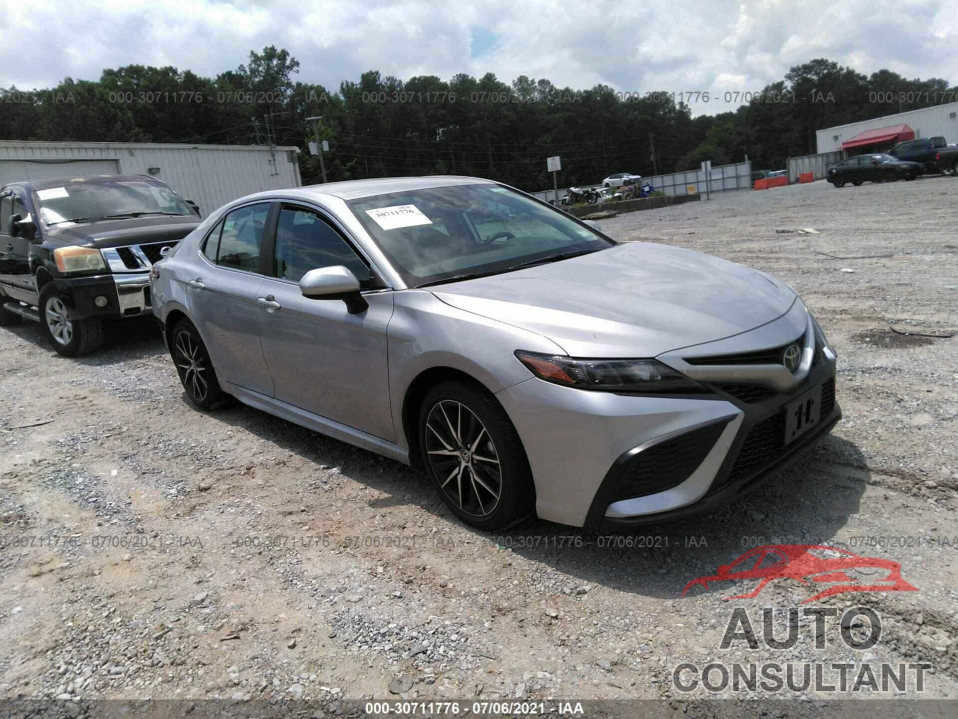TOYOTA CAMRY 2021 - 4T1G11AK7MU570802