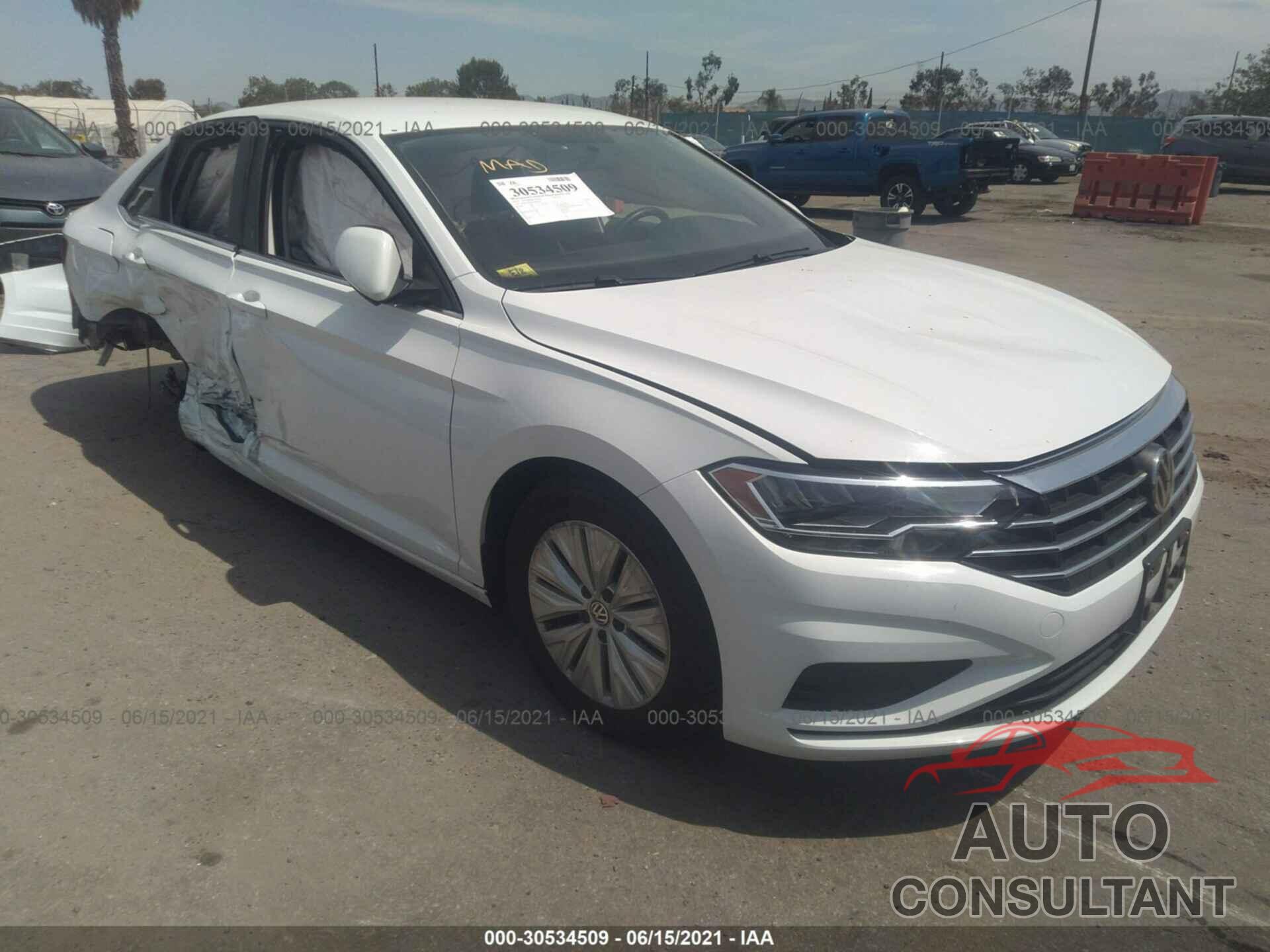 VOLKSWAGEN JETTA 2019 - 3VWC57BU8KM068356
