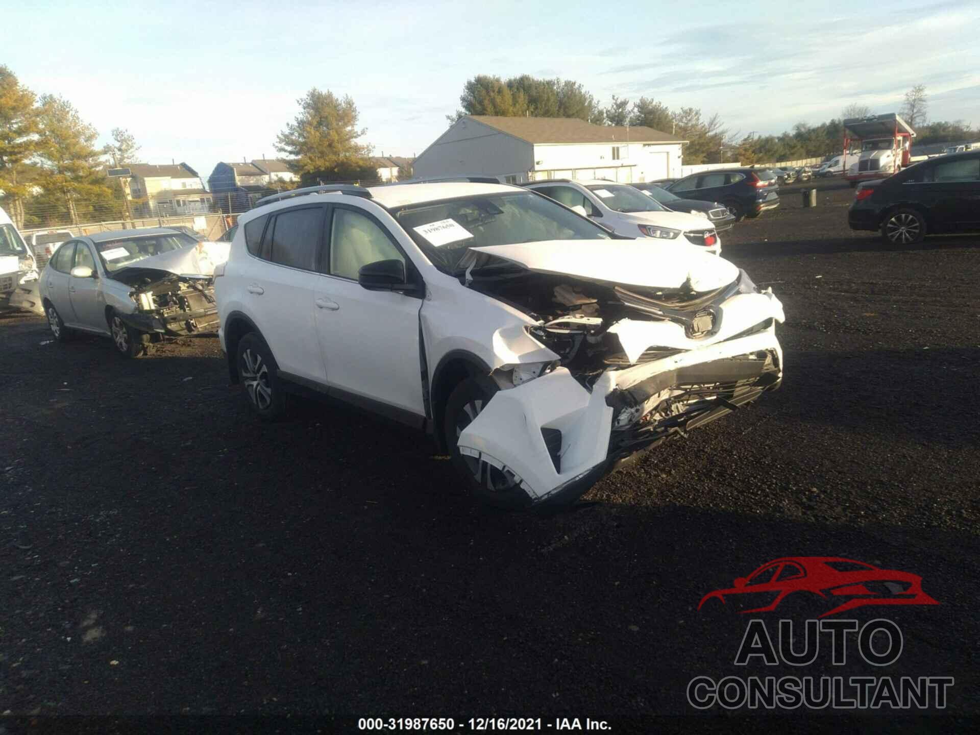 TOYOTA RAV4 2018 - JTMBFREV5JJ723032