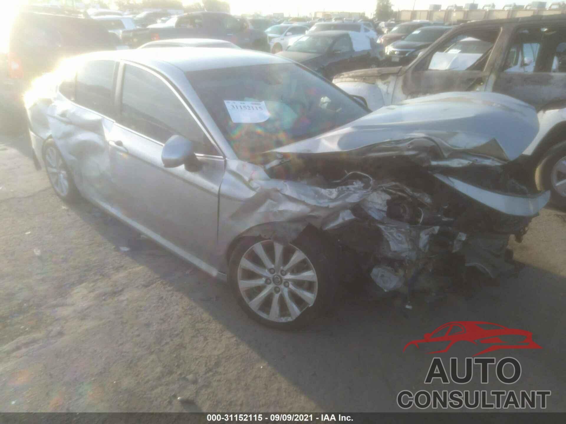 TOYOTA CAMRY 2018 - 4T1B11HK6JU071856
