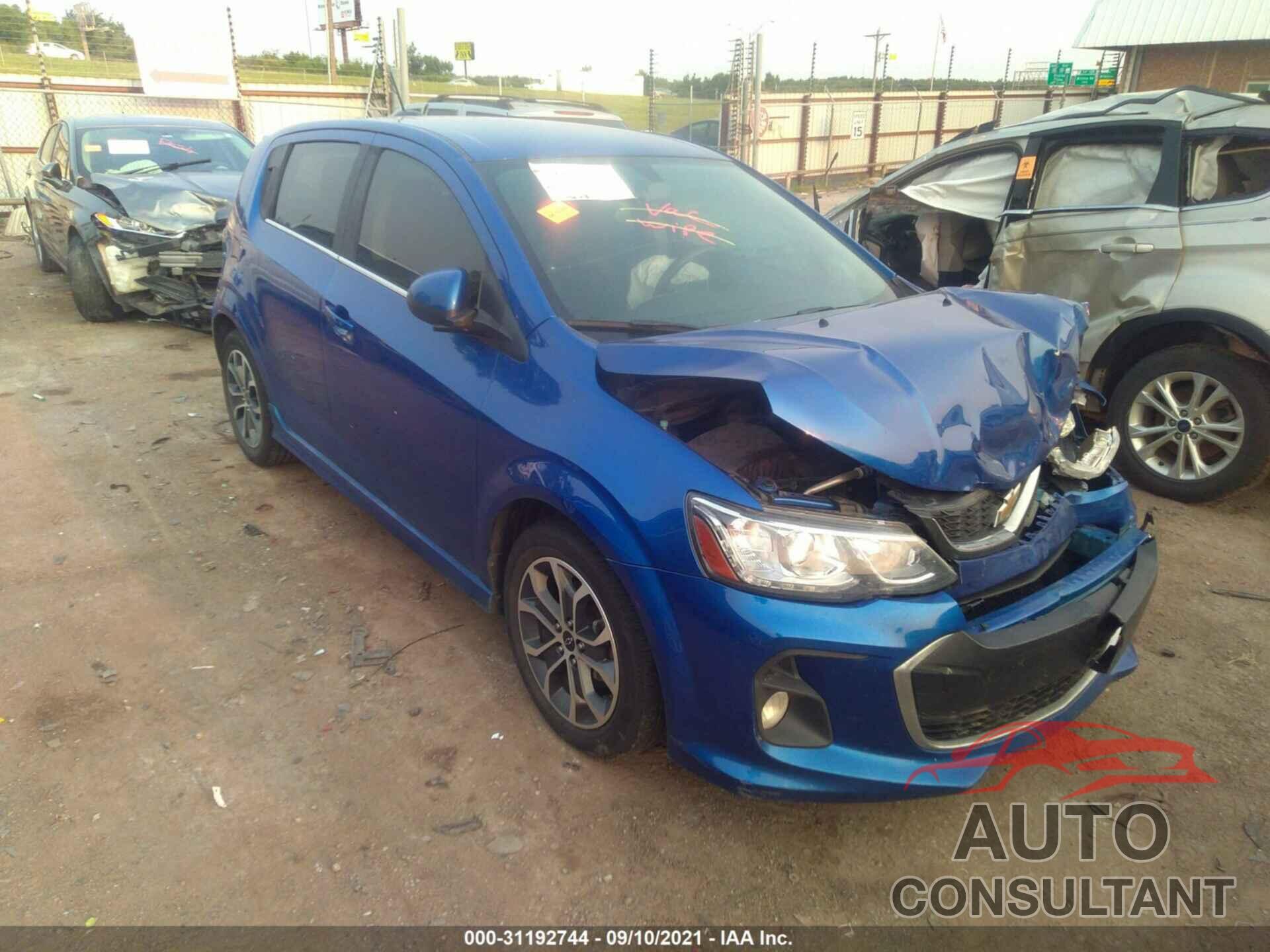 CHEVROLET SONIC 2018 - 1G1JD6SH0J4100357