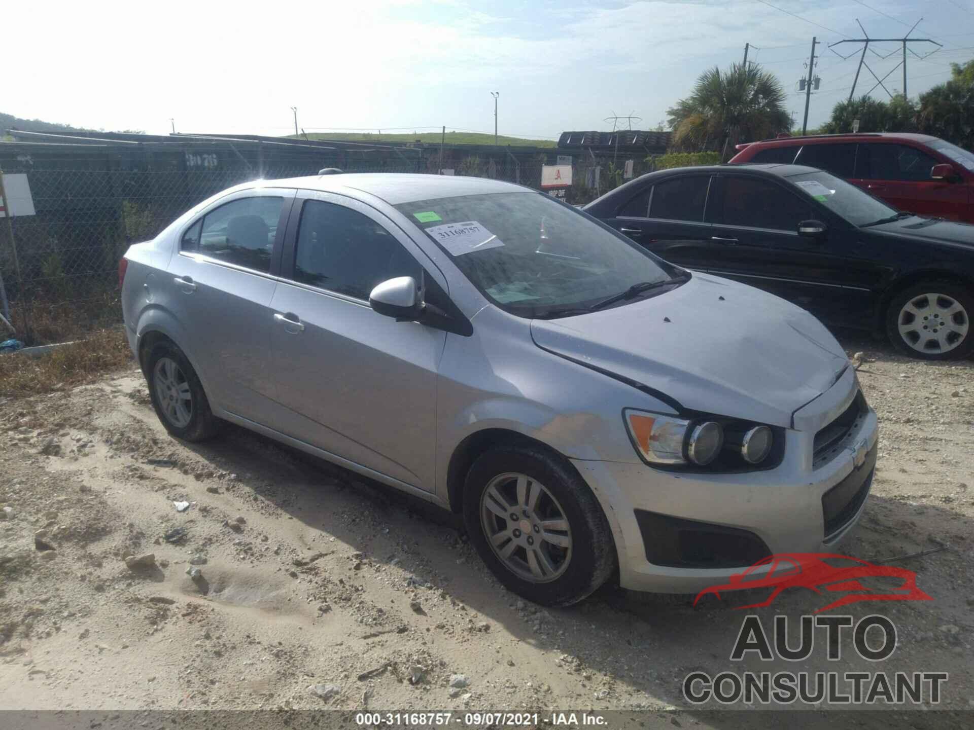 CHEVROLET SONIC 2016 - 1G1JC5SH0G4142520