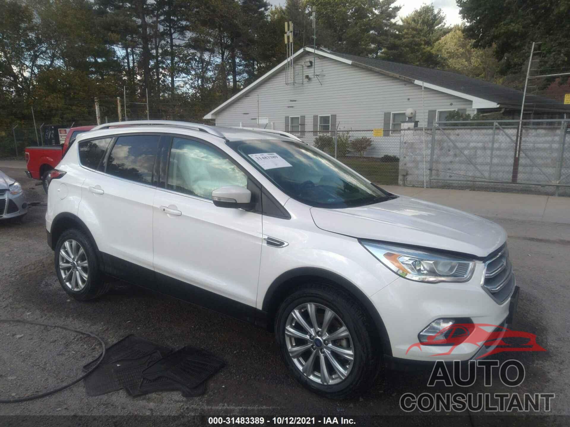 FORD ESCAPE 2017 - 1FMCU9J99HUE89582