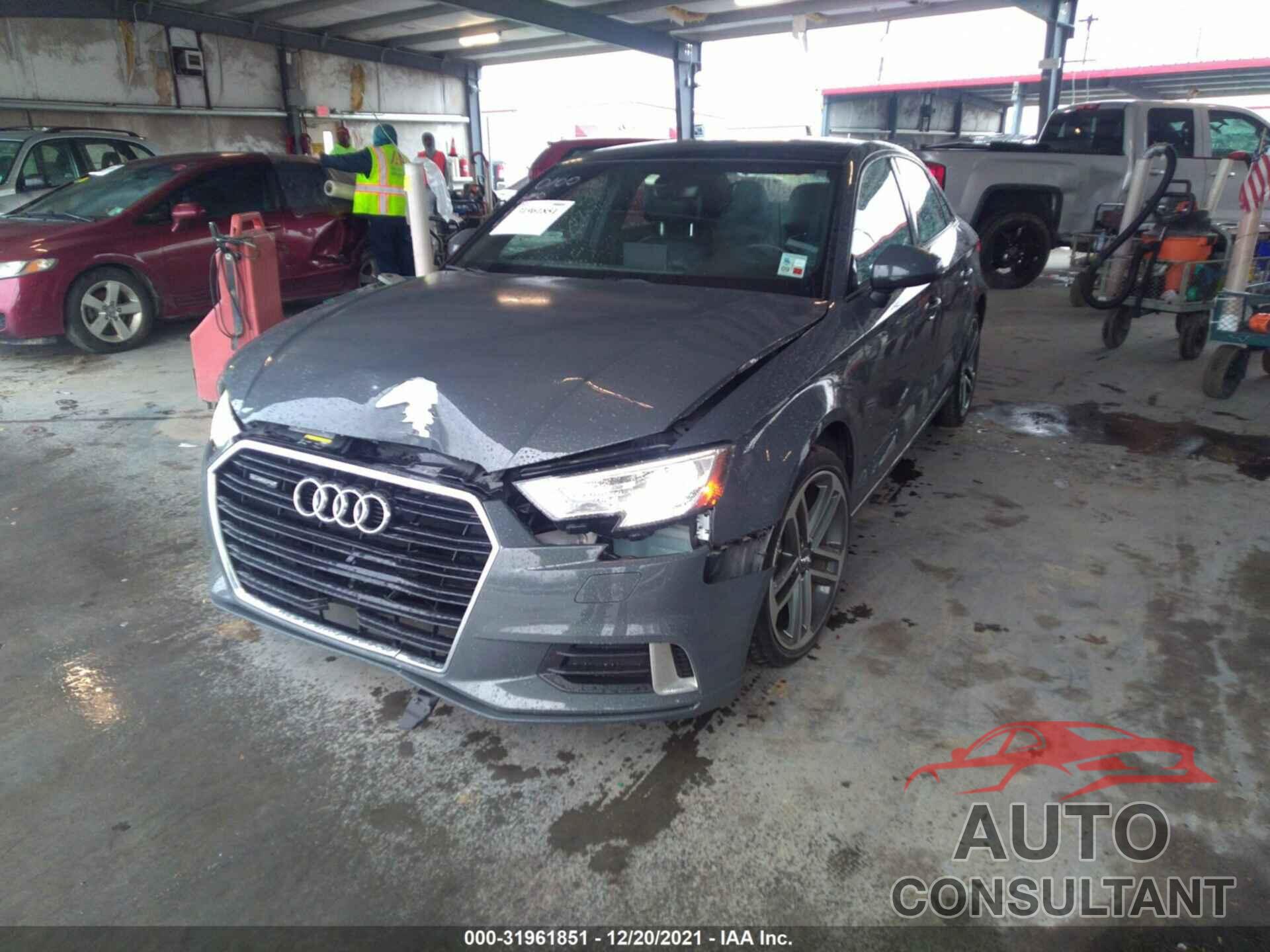 AUDI A3 SEDAN 2017 - WAUB8GFF7H1010100