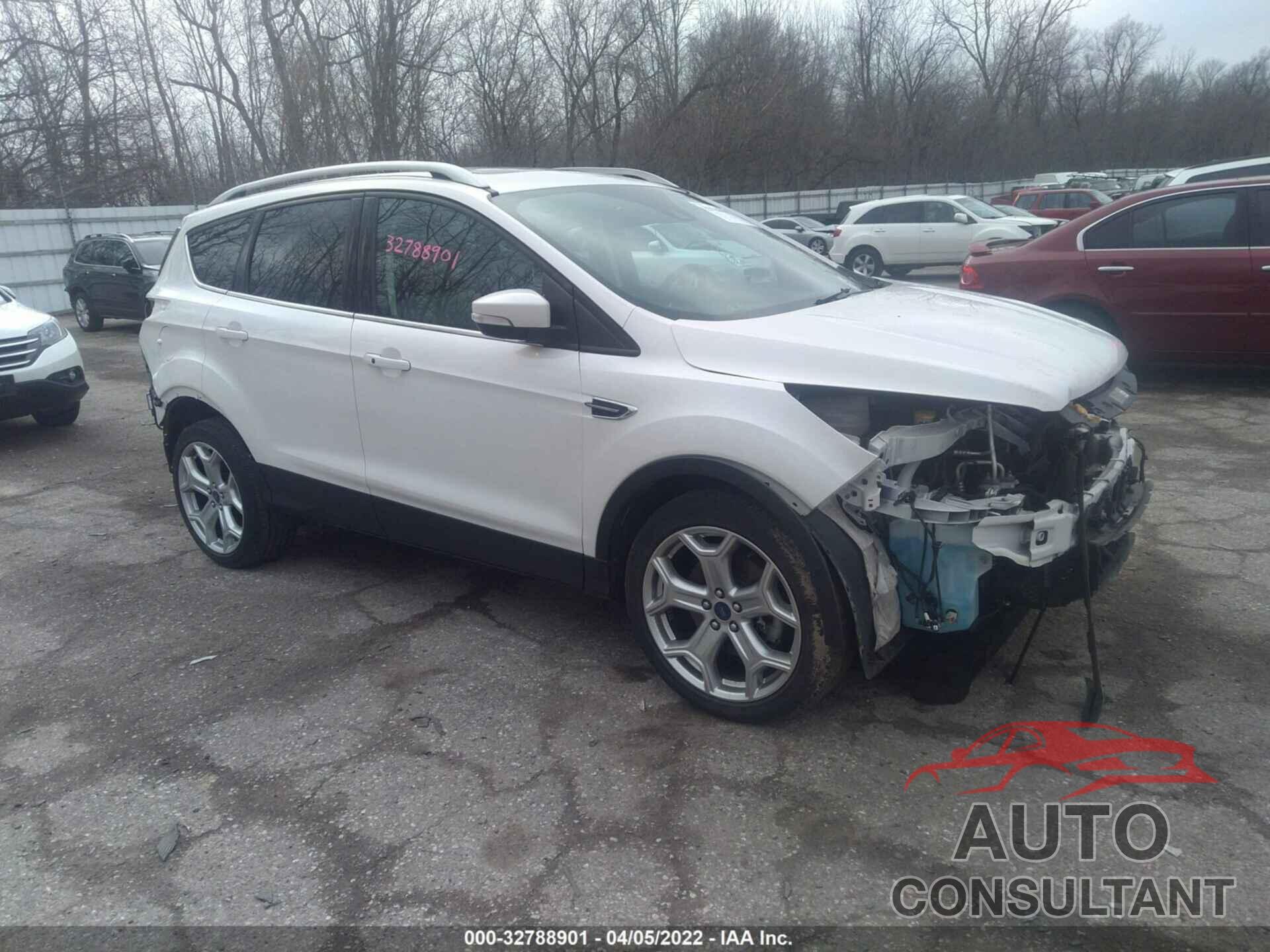 FORD ESCAPE 2017 - 1FMCU9J95HUC94787