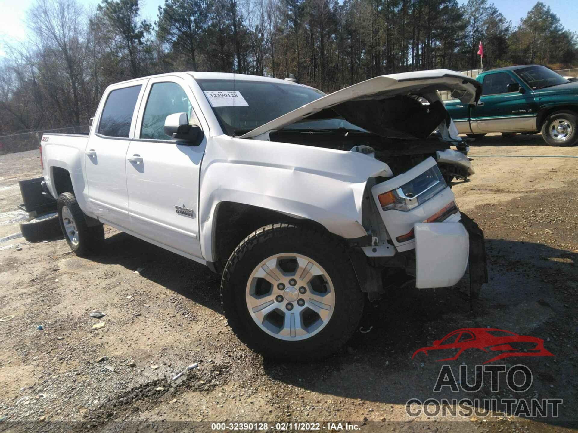 CHEVROLET SILVERADO 1500 2018 - 3GCUKREC8JG541992